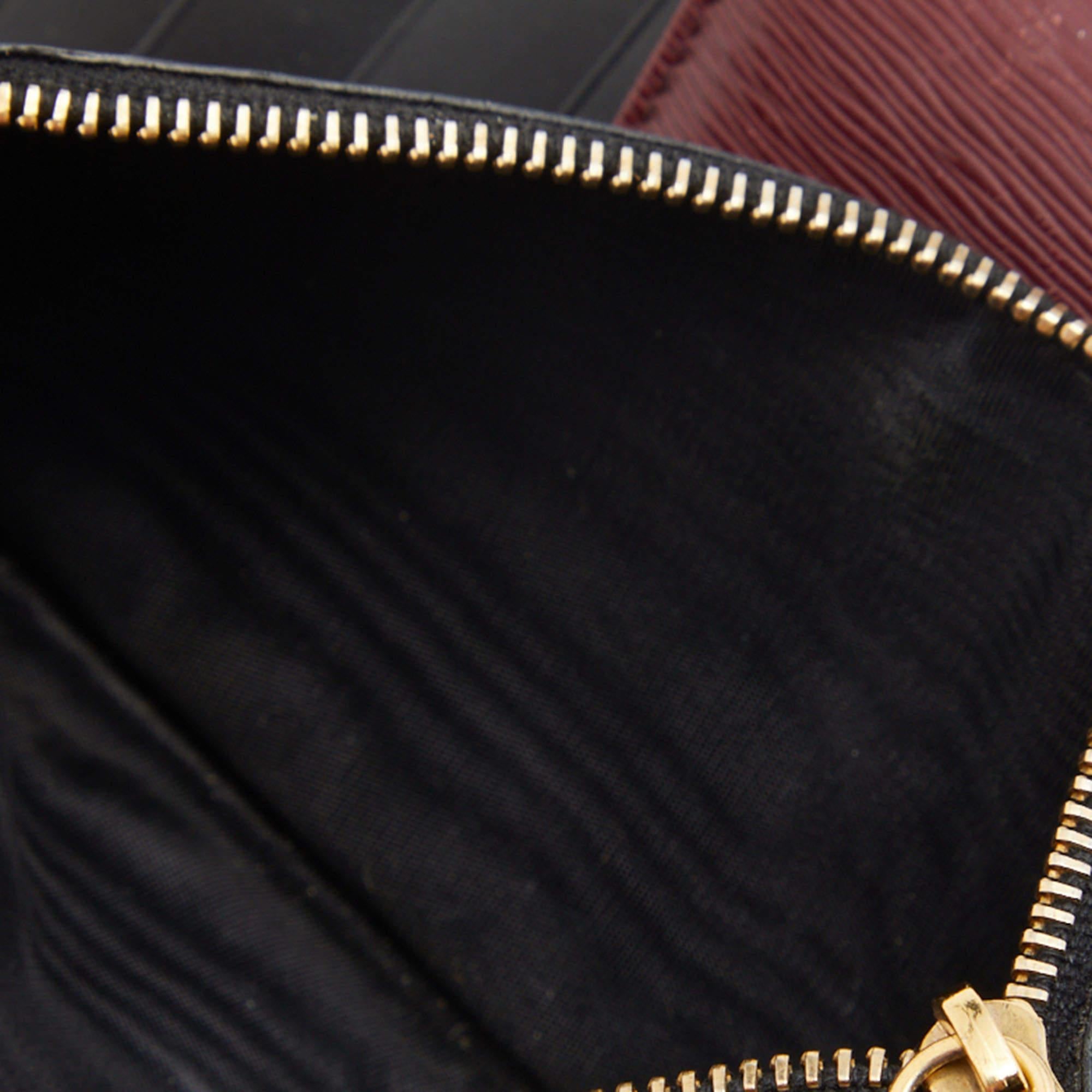Marrone Dolce & Gabbana Portafoglio continentale con patta in pelle borgogna in vendita