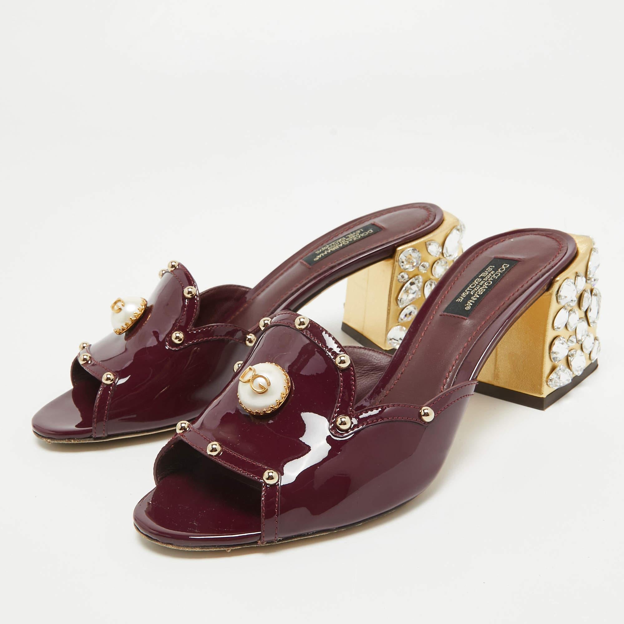 Dolce & Gabbana Burgundy Patent Leather Crystal Embellishment Block Heel Mules S For Sale 4