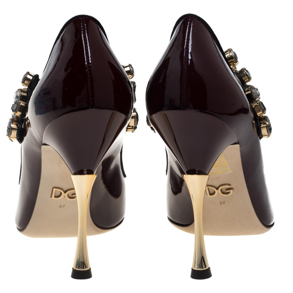 Dolce & Gabbana Burgundy Patent Leather Mary Jane Crystal Pumps Size 37 In New Condition In Dubai, Al Qouz 2