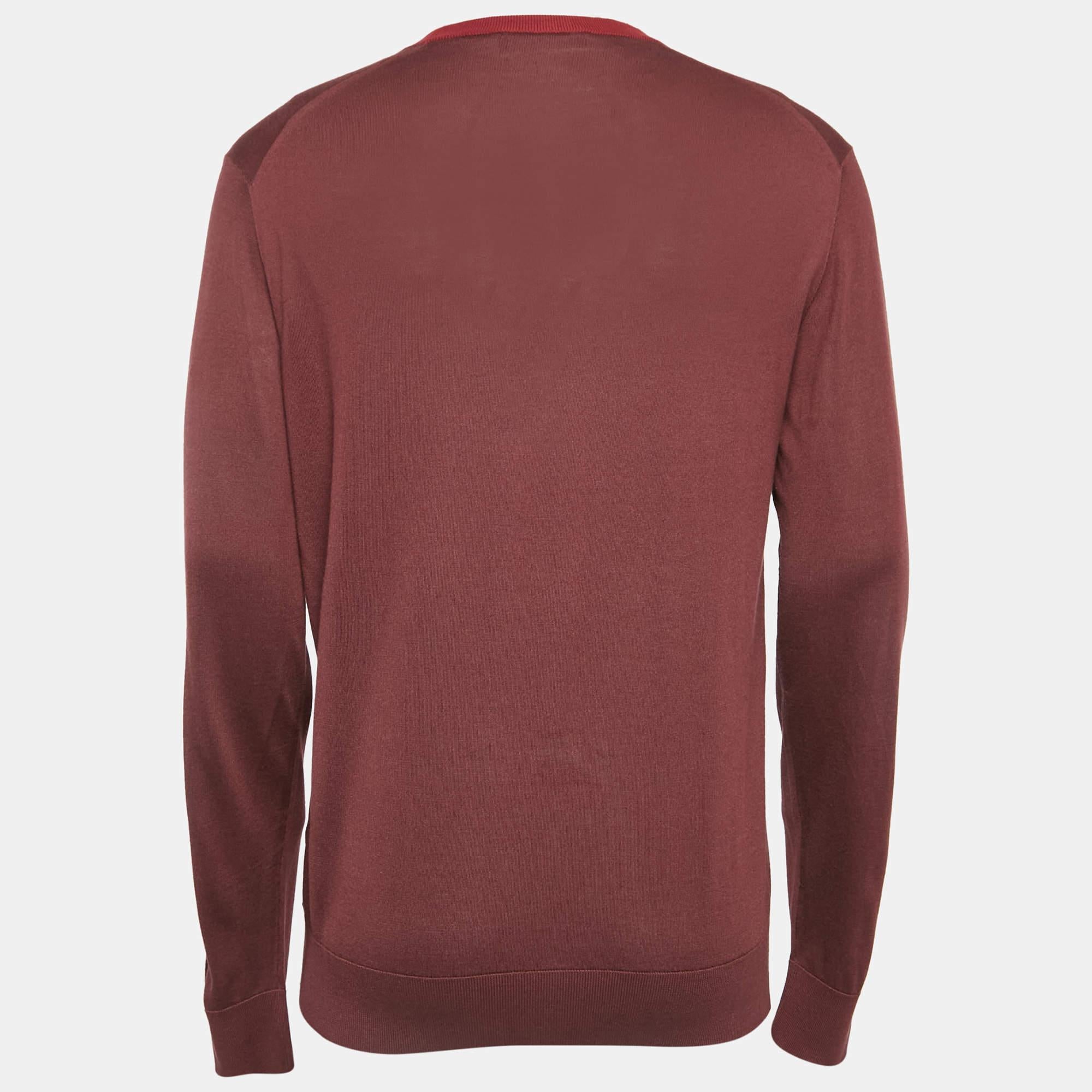 Whether you want to go out on casual outings with friends or just want to lounge around this sweatshirt is a versatile piece and can be styled in many ways. It has been made using fine fabric.