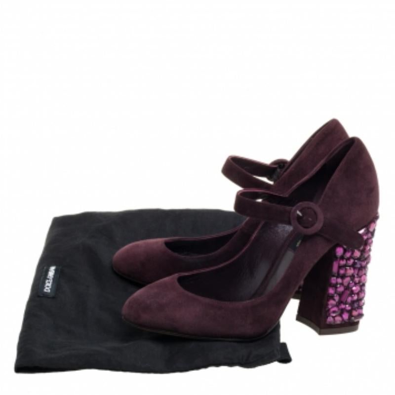 Dolce & Gabbana Burgundy Suede Mary Jane Embellished Heel Pumps Size 36 In Good Condition For Sale In Dubai, Al Qouz 2