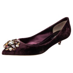 Escarpins Dolce & Gabbana en velours bourgogne ornés de cristaux, taille 36,5