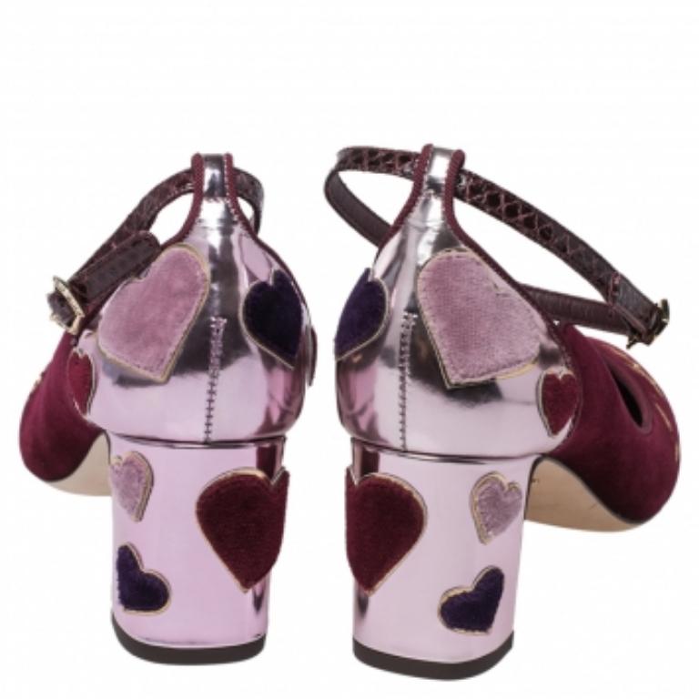 Dolce & Gabbana - Escarpins L' Amore à talons blocs en velours bourgogne, taille 38 État moyen - En vente à Dubai, Al Qouz 2