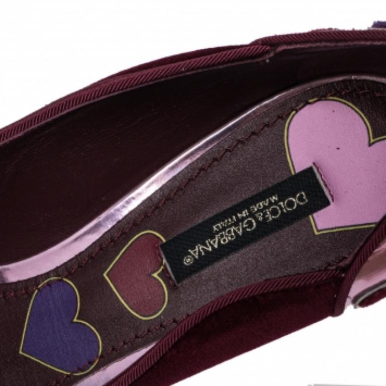 Dolce & Gabbana - Escarpins L' Amore à talons blocs en velours bourgogne, taille 38 en vente 1