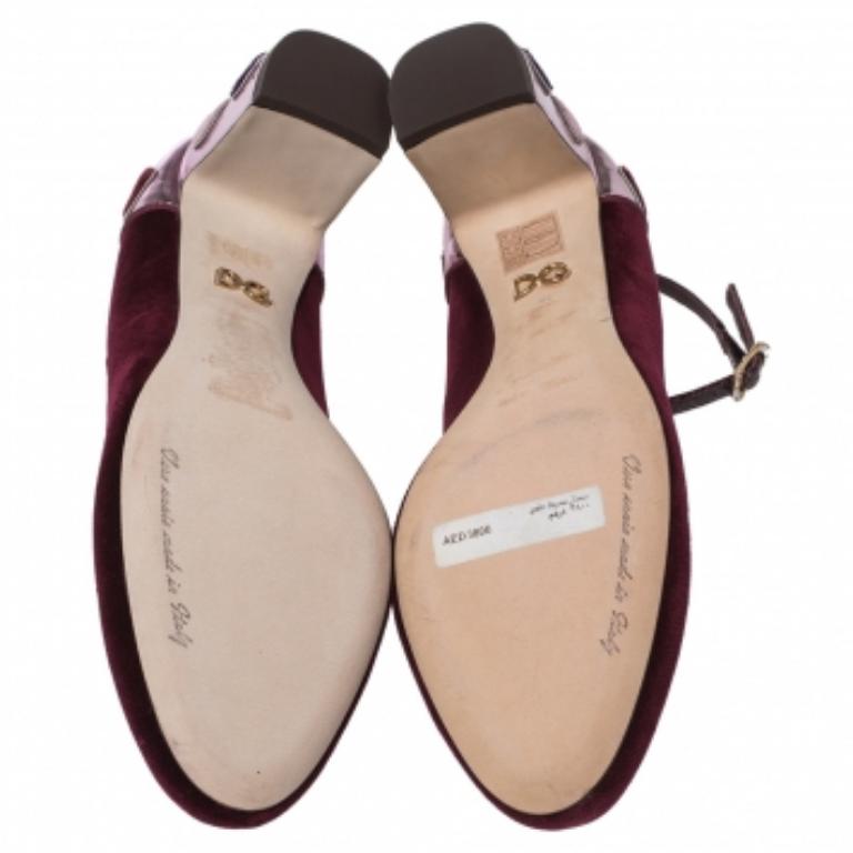 Dolce & Gabbana - Escarpins L' Amore à talons blocs en velours bourgogne, taille 38 en vente 2
