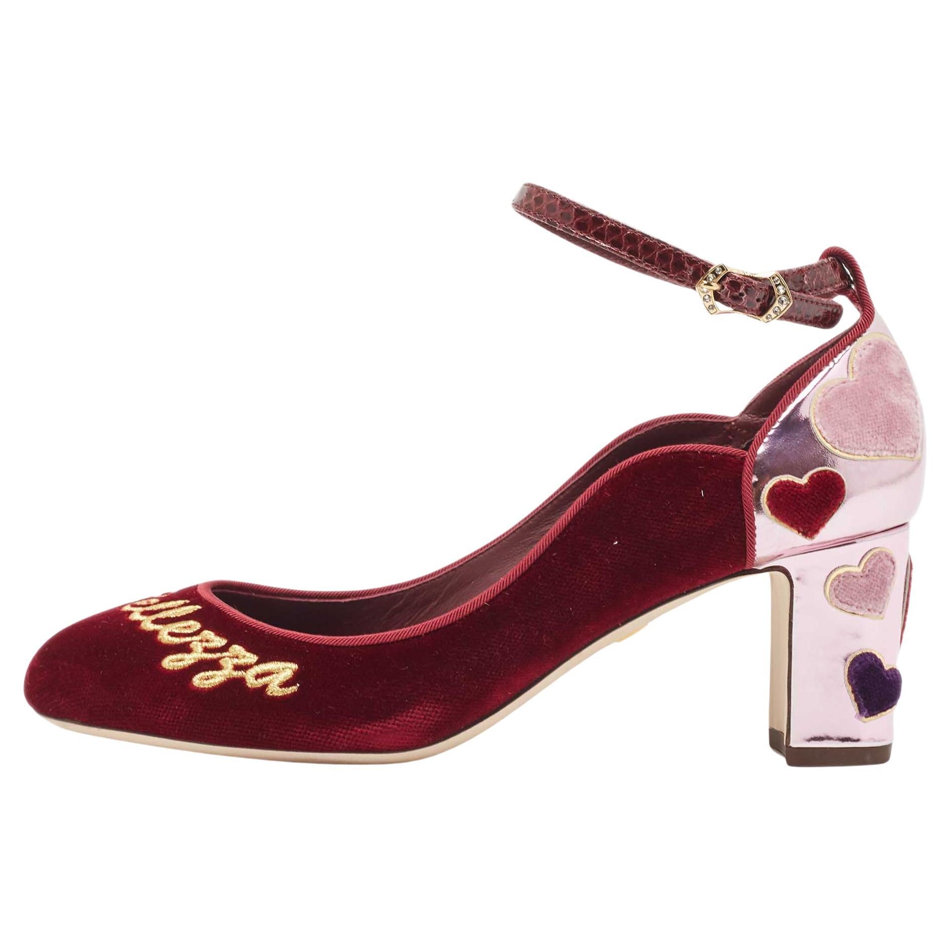 Dolce & Gabbana Burgundy Velvet L' Amore Block Heel Pumps Size 38 For Sale