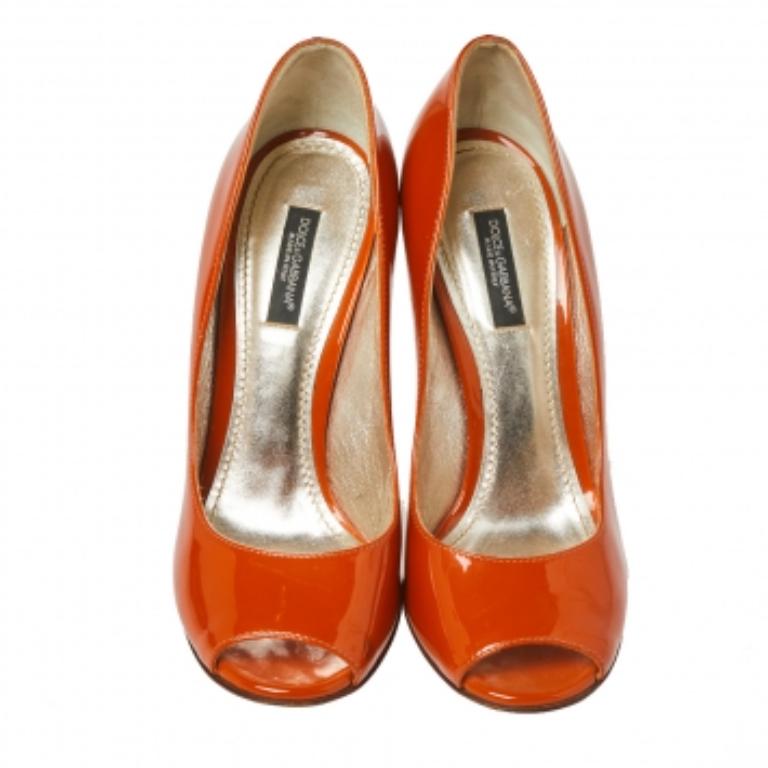 Dolce & Gabbana Burnt Orange Patent Leather Peep Toe Pumps Size 36 In Fair Condition For Sale In Dubai, Al Qouz 2