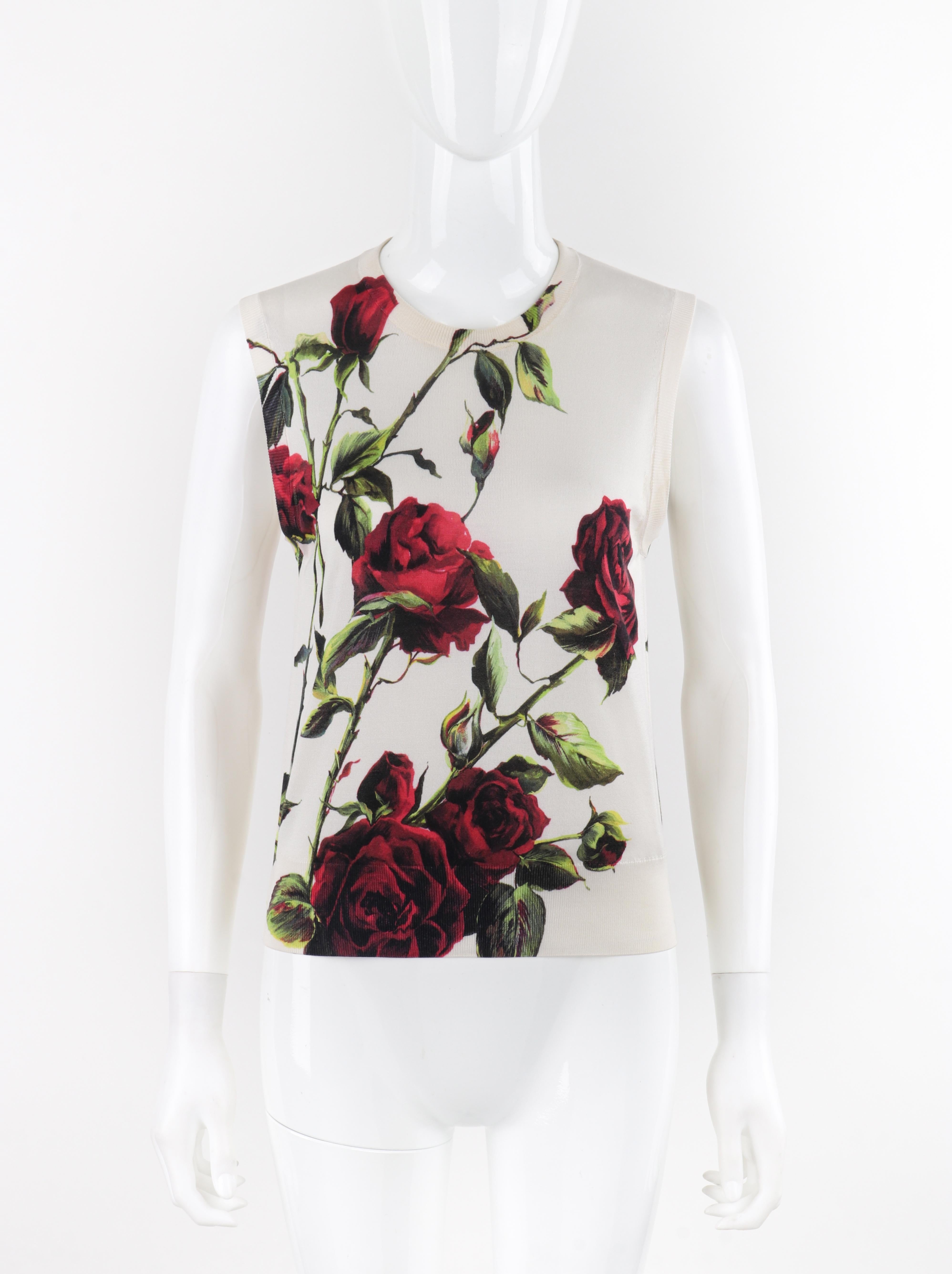 Marque / Fabricant : Dolce & Gabbana 
Circa : 1990
Créateur : Domenico Dolce et Stefano Gabbana
Style : Top sans manches
Couleur(s) : nuances de blanc, rouge, vert
Doublée : Non
Contenu du tissu marqué : 