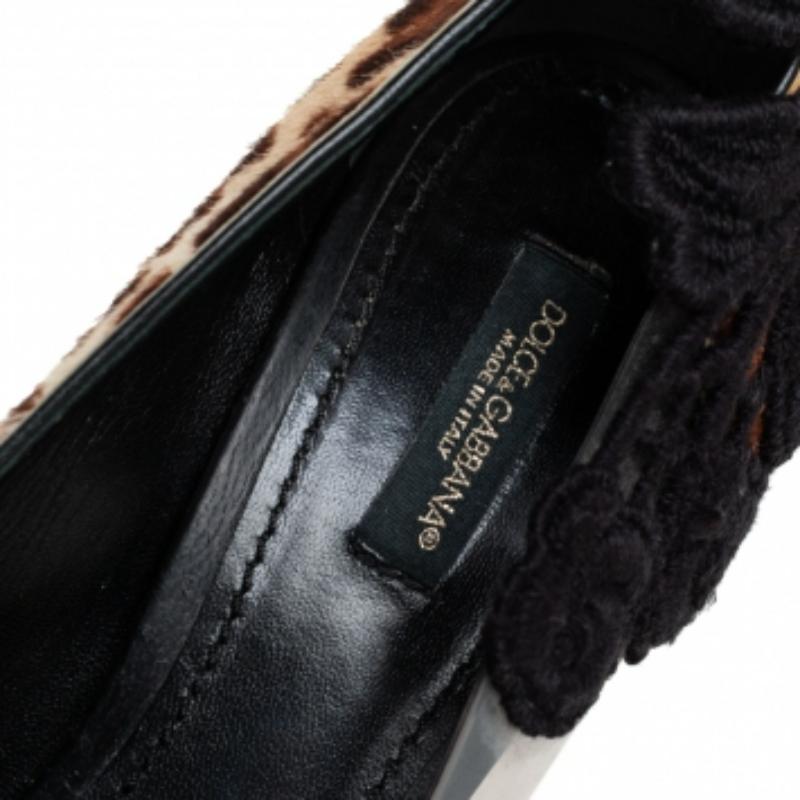 Black Dolce & Gabbana Calf Hair And Leopard Print Embroidered Peep Toe Pumps Size 37.5 For Sale