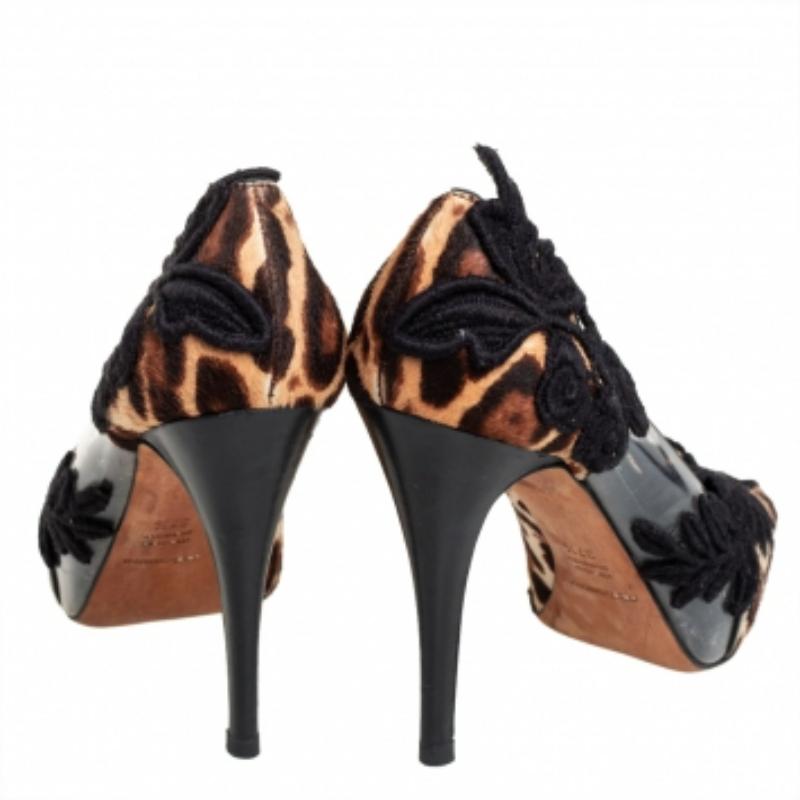 Women's Dolce & Gabbana Calf Hair And Leopard Print Embroidered Peep Toe Pumps Size 37.5 For Sale