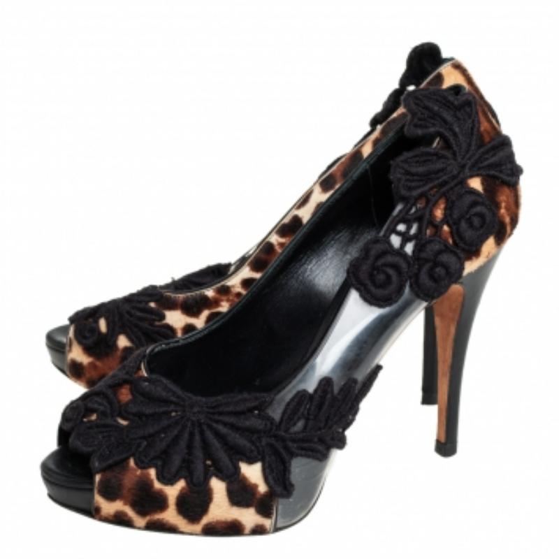 Dolce & Gabbana Calf Hair And Leopard Print Embroidered Peep Toe Pumps Size 37.5 For Sale 2