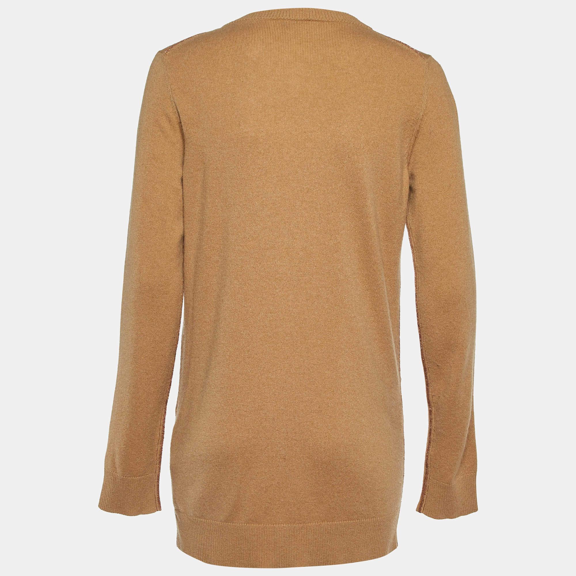 Winters and cardigans go hand in hand. Tailored from quality fabrics this pretty cardigan features a catchy hue a flattering sleeve length and a comfy fit.