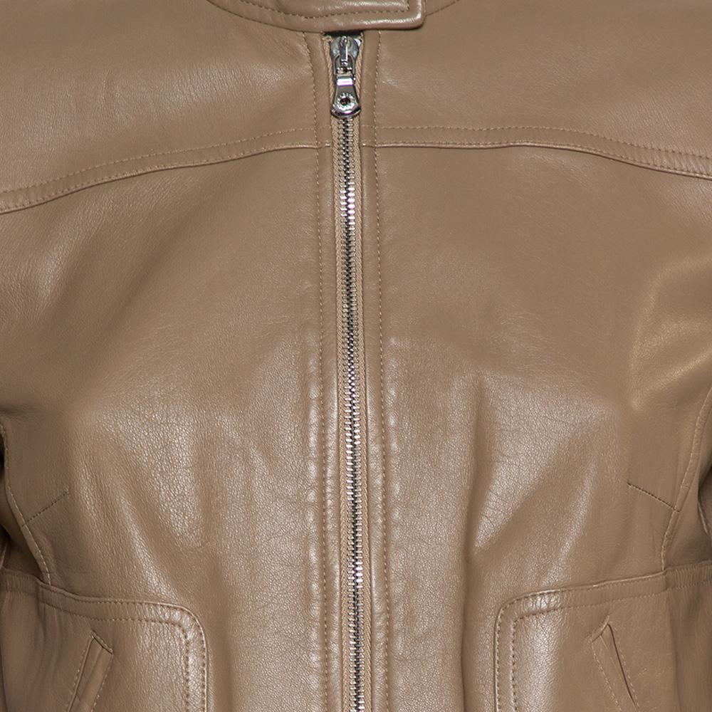 Leather jackets are undoubtedly a staple in one's closet. Dolce & Gabbana brings you this brown jacket beautifully tailored and designed with long sleeves, two pockets, and front zip closure.

