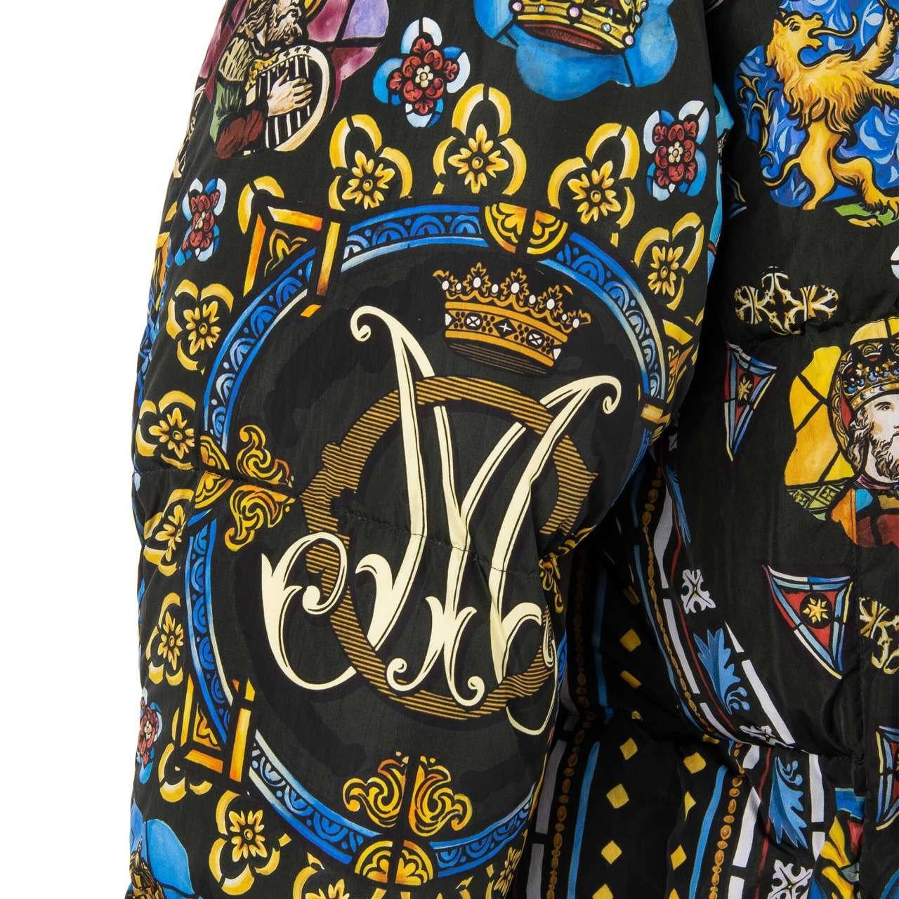 Dolce & Gabbana Carolus Magnus Printed Down Bomber Jacket with Hoody Black M In Excellent Condition For Sale In Erkrath, DE