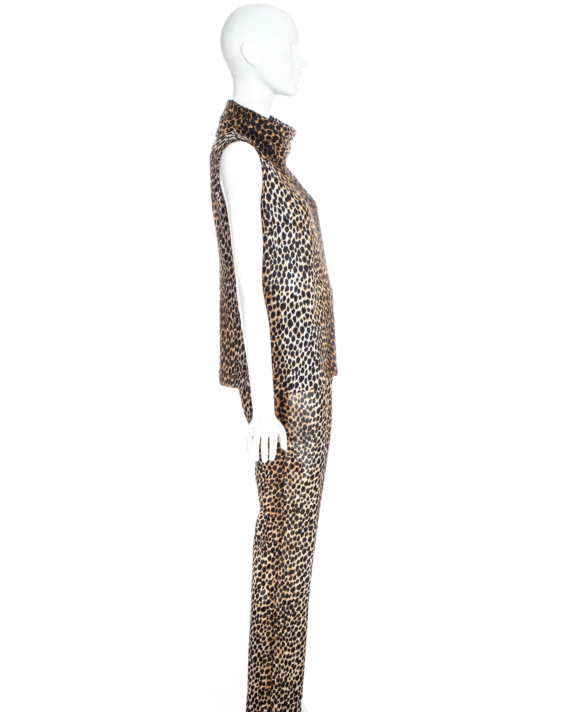 Beige Dolce & Gabbana cheetah print pants and turtle neck vest set, ss 1996 For Sale