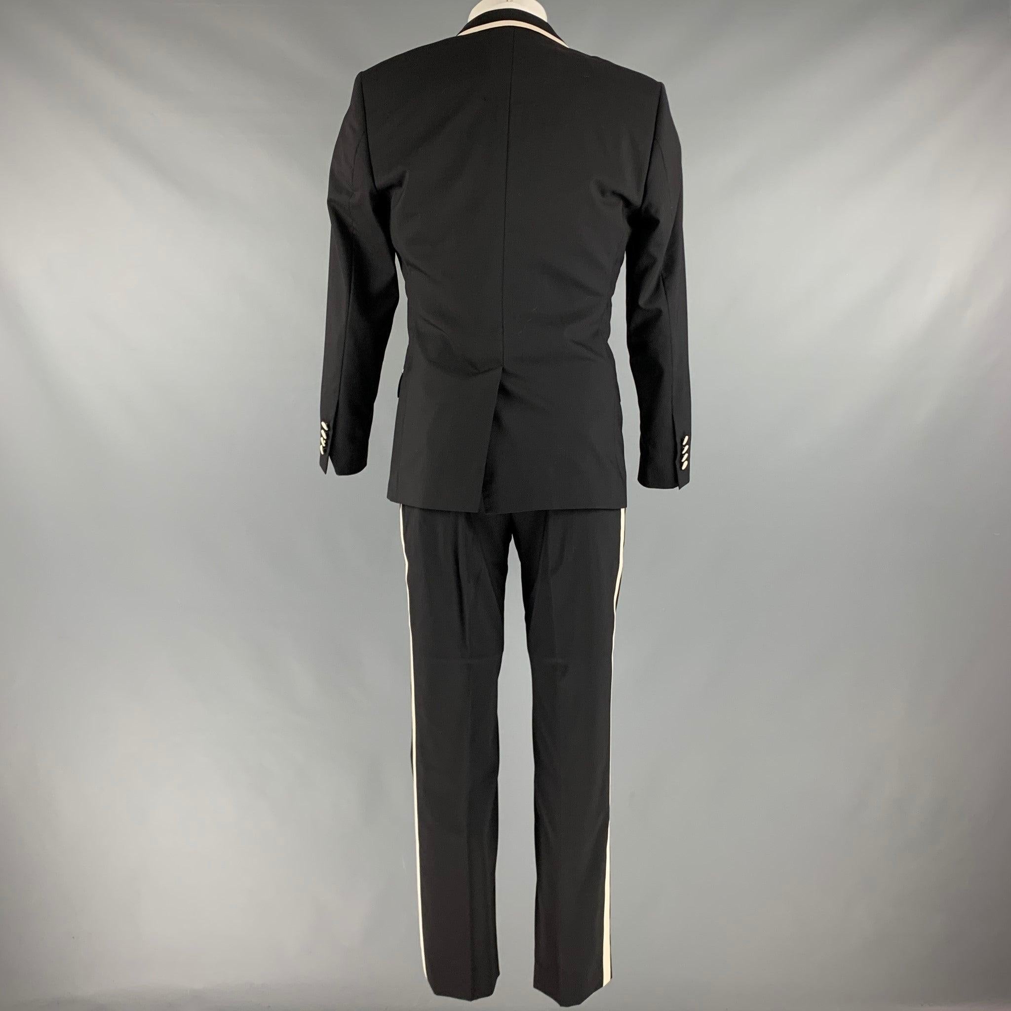 DOLCE & GABBANA Chest Size 38 Black White Solid Wool Blend Peak Lapel Suit In Good Condition For Sale In San Francisco, CA