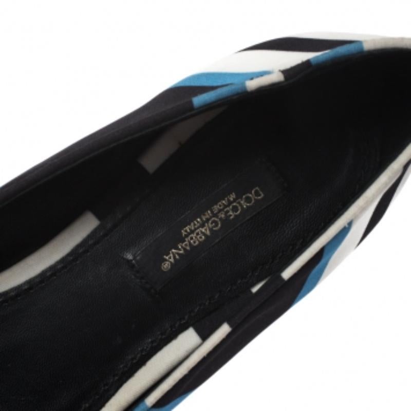 Dolce & Gabbana Chevron gedruckt Kristall spitze Zehe Ballett Flats Größe 36.5 im Zustand „Gut“ im Angebot in Dubai, Al Qouz 2