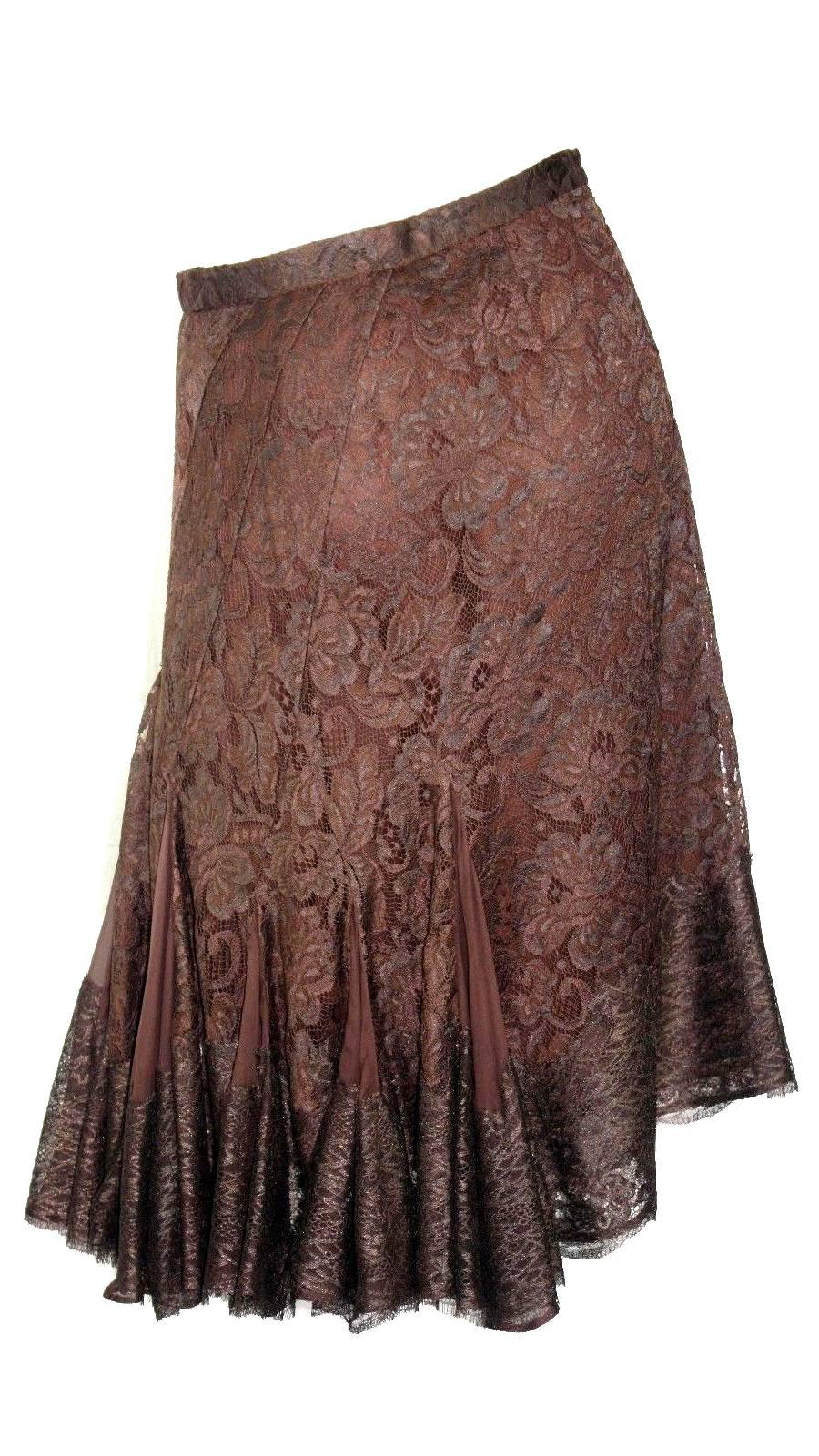 Dolce & Gabbana - Jupe en soie plissée en dentelle marron chocolat, taille 40, état neuf Pour femmes en vente