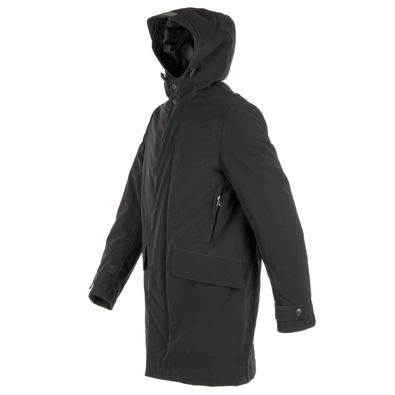 Dolce & Gabbana Classic Hooded Parka Jacket with Pockets and Logo Black 46 S In Excellent Condition For Sale In Erkrath, DE