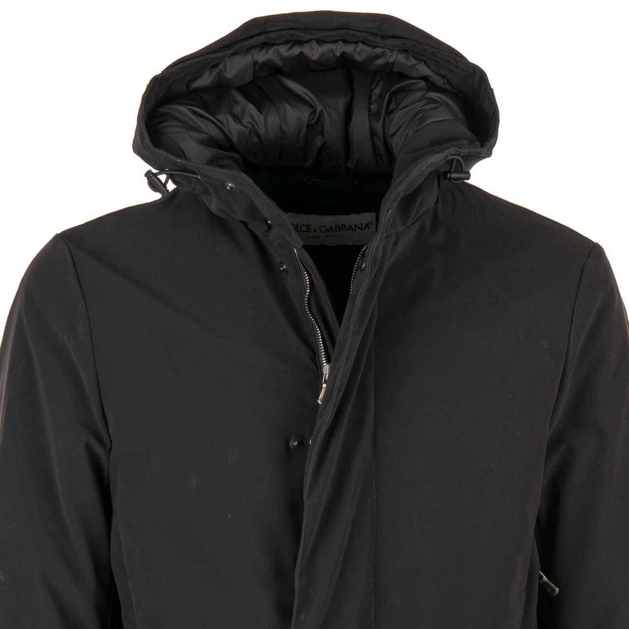Dolce & Gabbana Classic Hooded Parka Jacket with Pockets and Logo Black 46 S For Sale 1