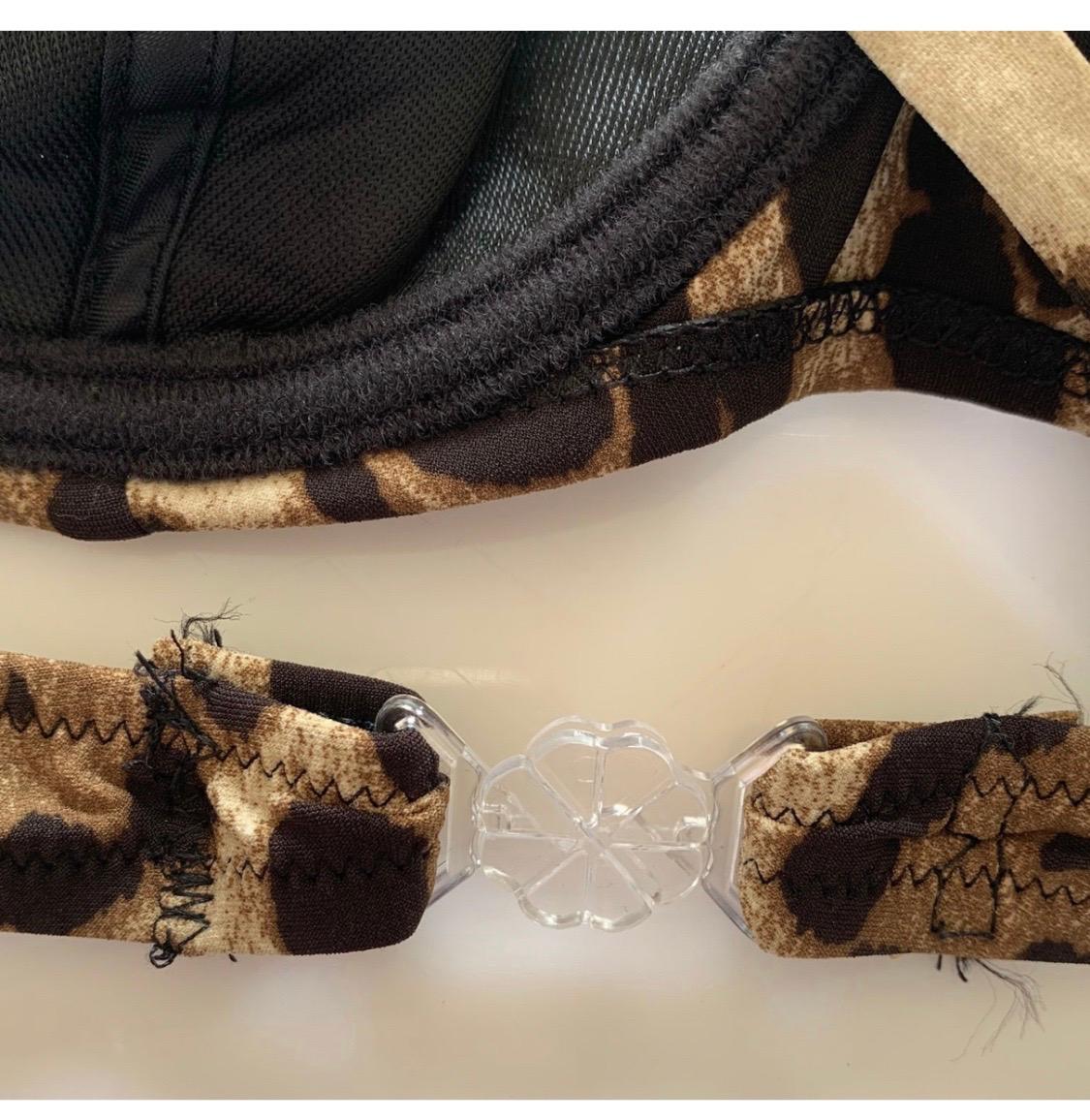 Dolce & Gabbana classic leopard

printed balconette bra swimwear set
Size 2IT UK8, S. stretch!

Top has replaced rear closure as the
original one was broken.

Otherwise new with tags!

Please check my other DG clothing &

accessories!
