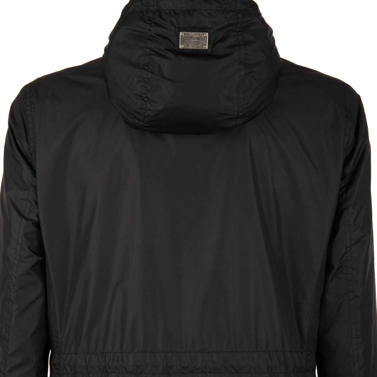 Dolce & Gabbana Classic Rain Parka Jacket with Pockets and Hoody Black 44 For Sale 1
