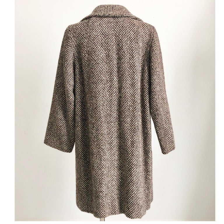 Dolce & Gabbana Coat Wool Herringbone Double Breasted Brown Cream Sz 40 In Good Condition For Sale In Port Saint Lucie, FL