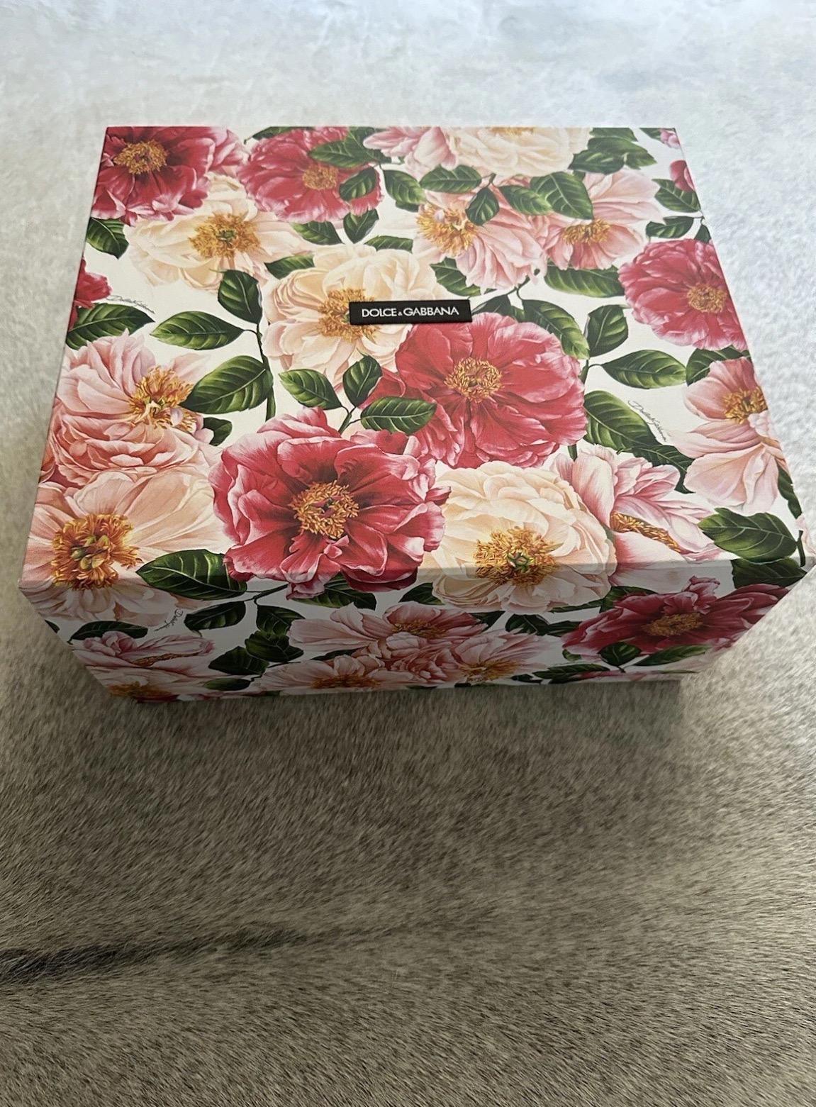 DOLCE & GABBANA Sac de collection en satin brodé de cristaux avec bandoulière en vente 11