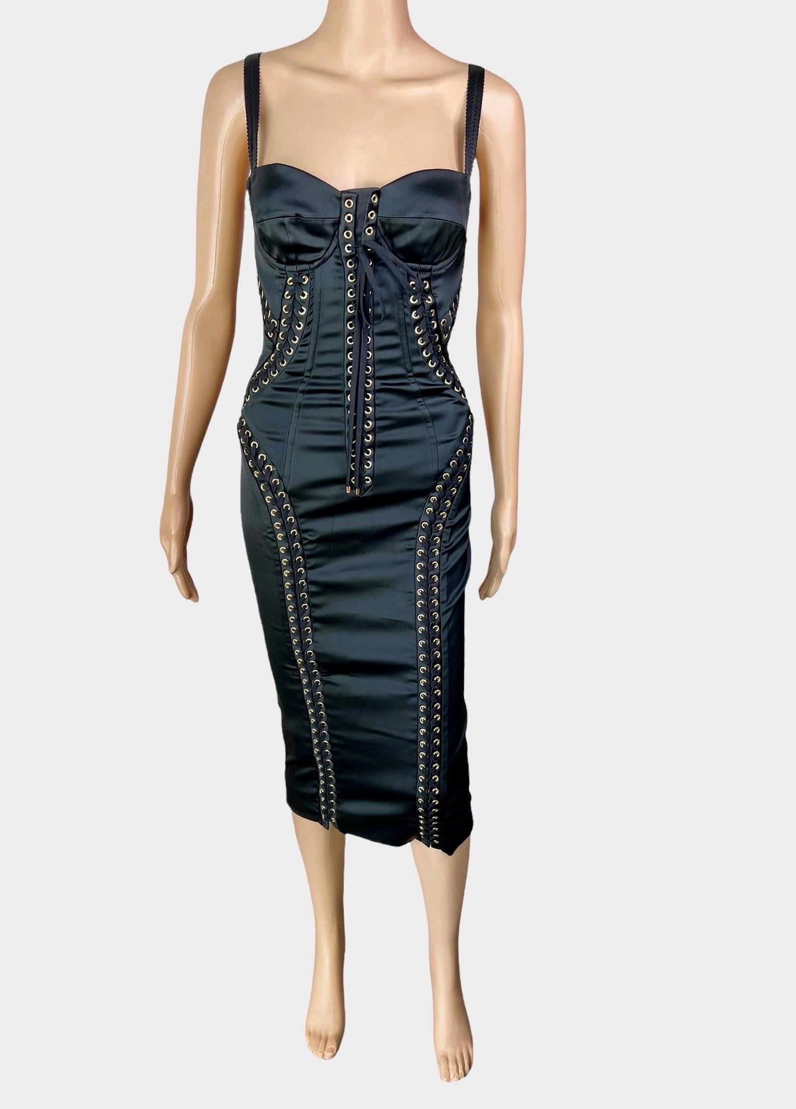 Dolce & Gabbana - Robe midi moulante noire moulante avec bustier et corset à lacets Pour femmes en vente