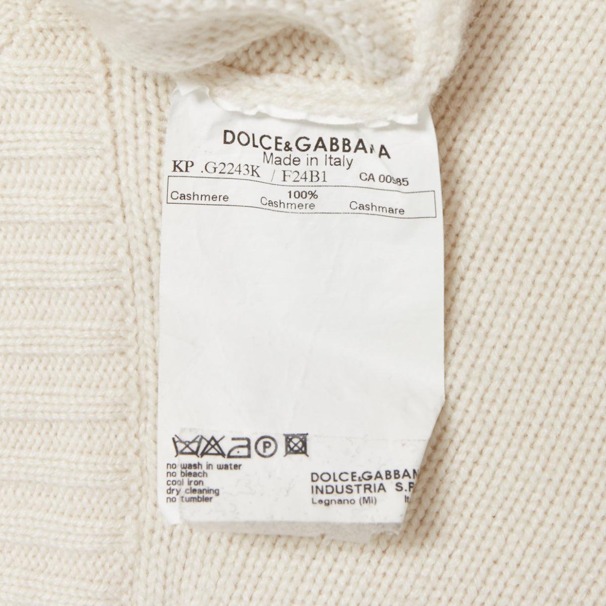 DOLCE GABBANA crema cashmere oro scudetto varsity con scollo a V IT46 S.I.V.A. in vendita 4