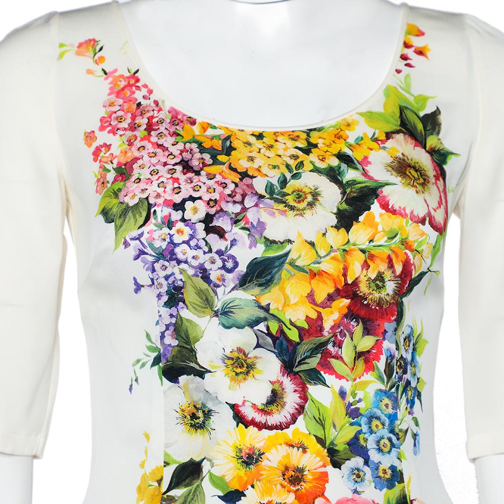 Dolce & Gabbana Cream Floral Printed Roundneck Top S In Good Condition For Sale In Dubai, Al Qouz 2