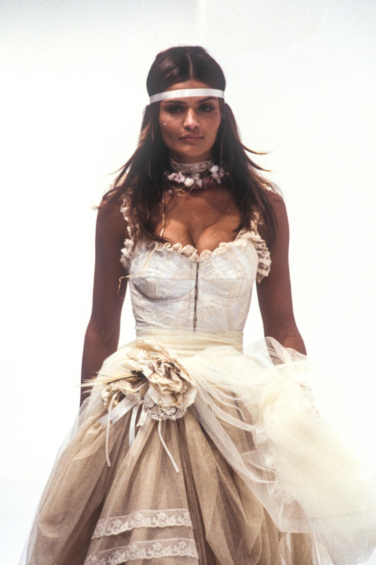 Dolce & Gabbana Cream Lace Skirt - S/S 1993 Milan Runway Helena Christensen For Sale 7