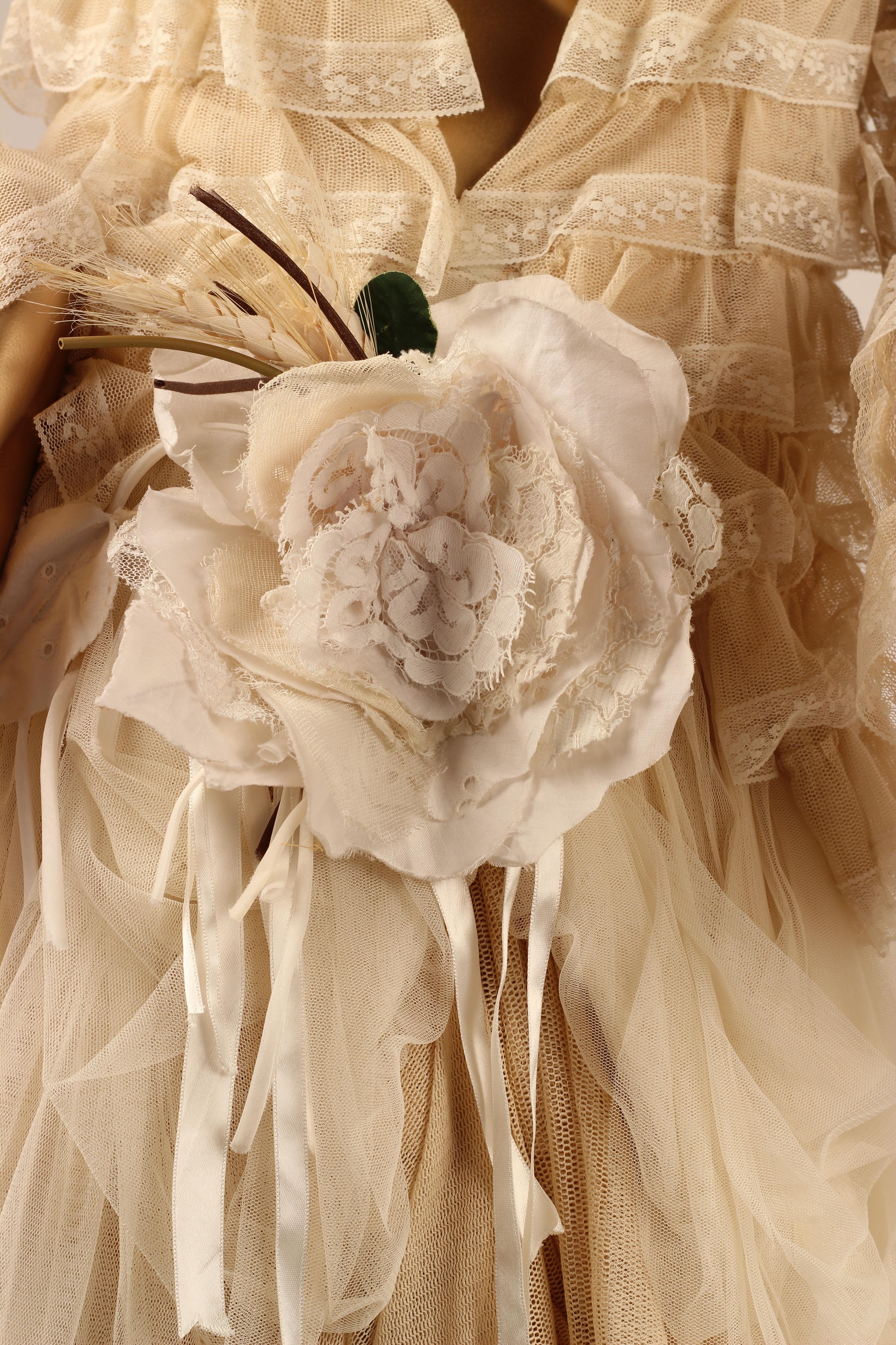 Dolce & Gabbana Cream Lace Skirt - S/S 1993 Milan Runway Helena Christensen For Sale 10