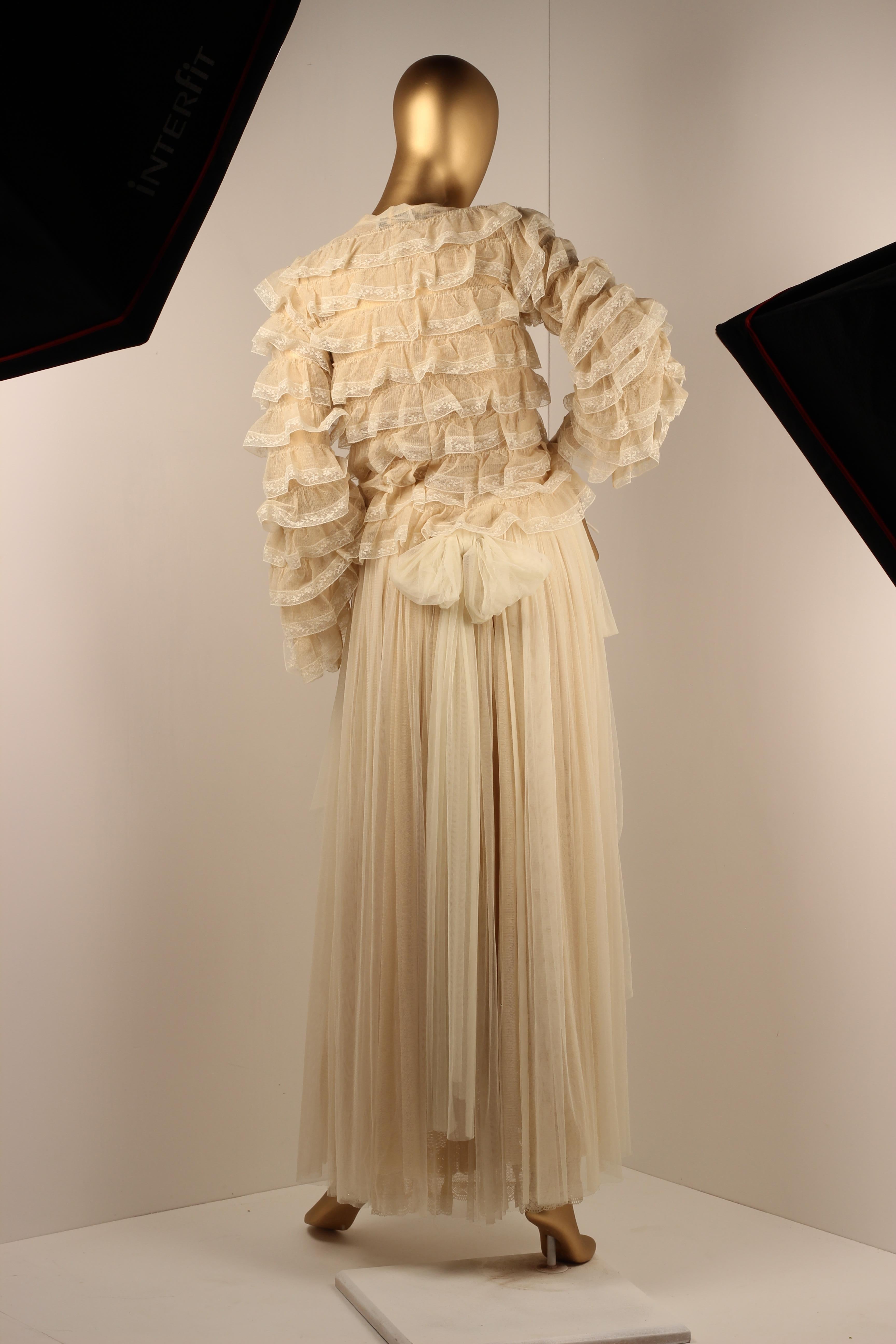 Dolce & Gabbana Cream Lace Skirt - S/S 1993 Milan Runway Helena Christensen For Sale 12