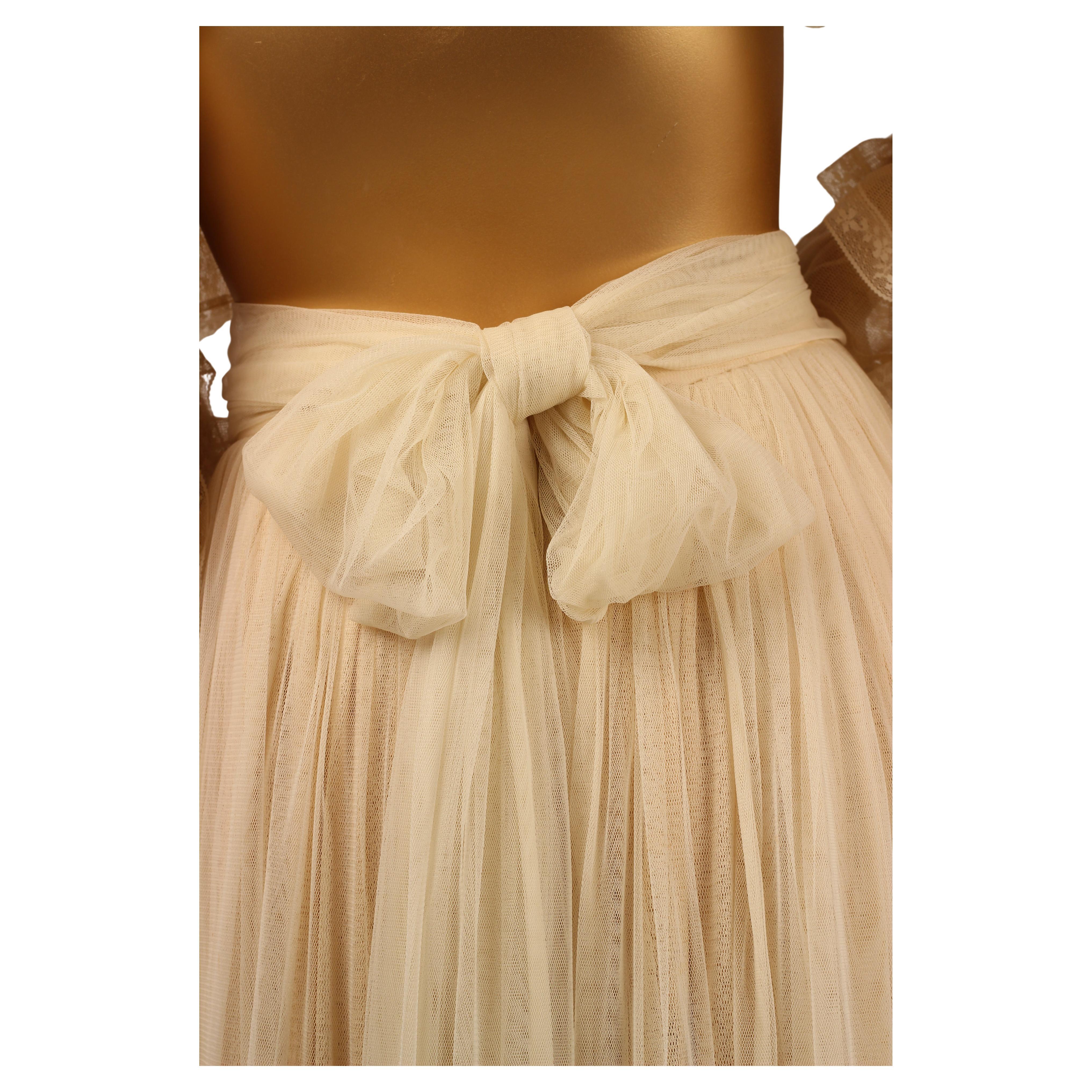 Dolce & Gabbana Cream Lace Skirt - S/S 1993 Milan Runway Helena Christensen For Sale 1