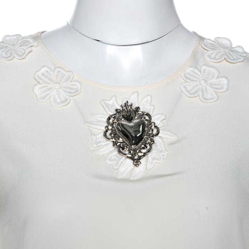 Dolce & Gabbana Cream Silk Floral Applique Detail Short Sleeve Top S In Good Condition In Dubai, Al Qouz 2