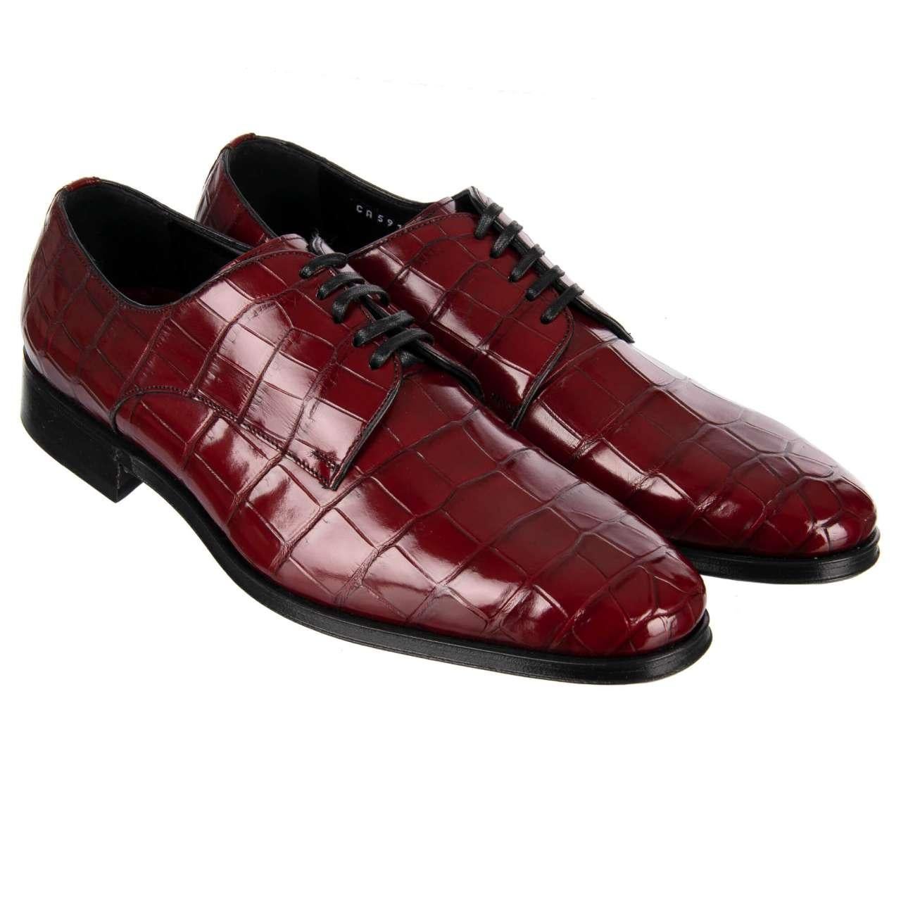 - Very exclusive and rare formal crocodile leather derby shoes VENEZIA in bordeaux red by DOLCE & GABBANA - MADE IN ITALY - Former RRP: EUR 8.500 - New with Box - Model: CA5918-A2F64-8X053 - Material: 100% Crocodile Leather (Coccodrillo) - Sole: