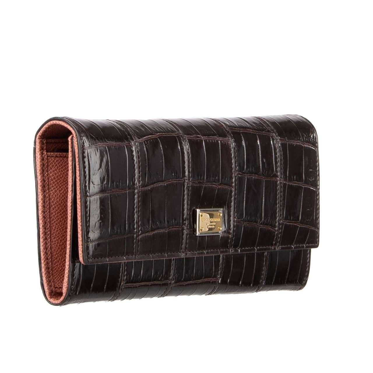 Dolce & Gabbana - Crocodile Leather Long Wallet with Logo Brown In Excellent Condition For Sale In Erkrath, DE