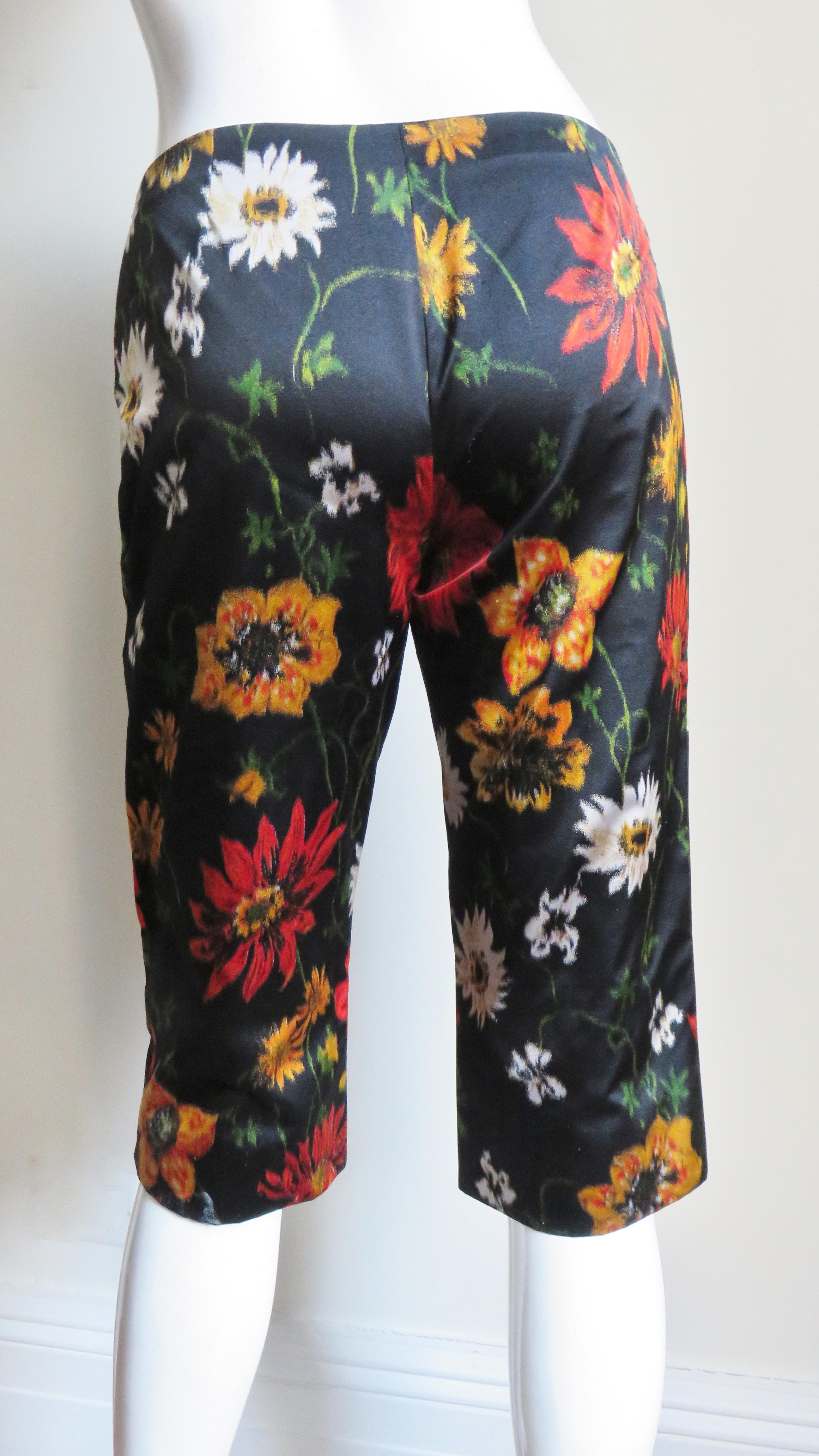 Dolce & Gabbana Silk Flower Shorts Pants 2