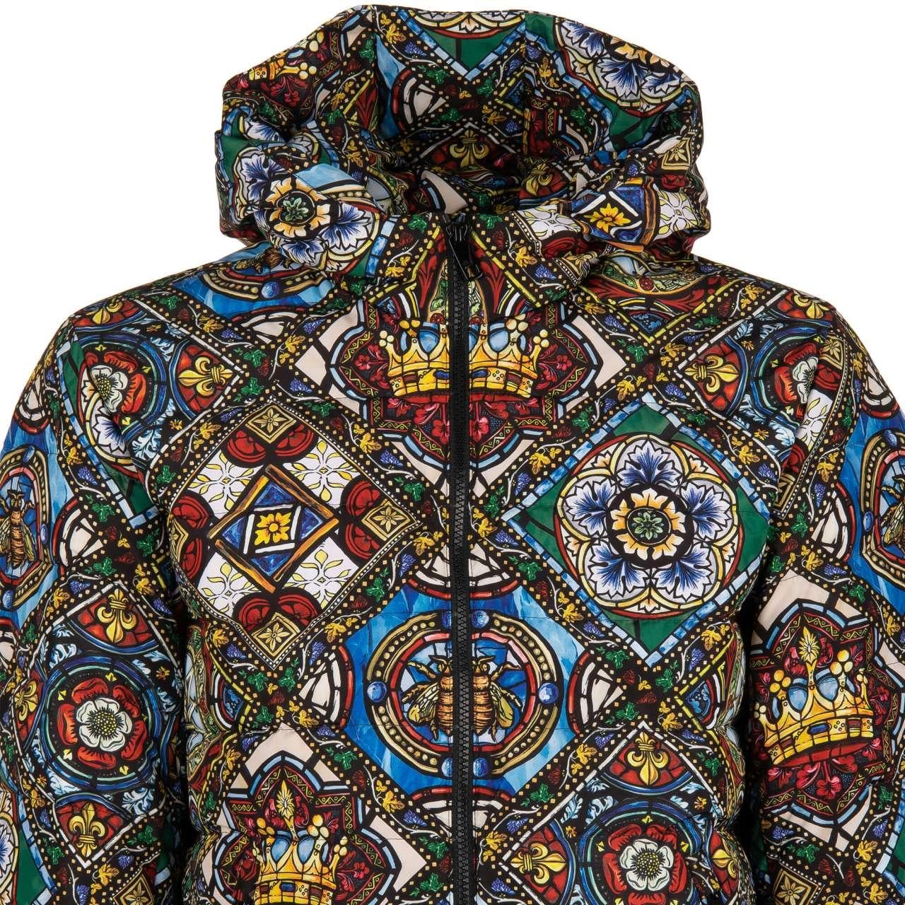 - Napoleon collection printed bomber down jacket with crowns and bees print and hoody by DOLCE & GABBANA - New with tag - Slim Fit - MADE IN ITALY - Model: G9QW7T-HSMIC-HH94C - Material: 100% Polyester - Lining: 100% Polyester - Stuffing: 70% Down