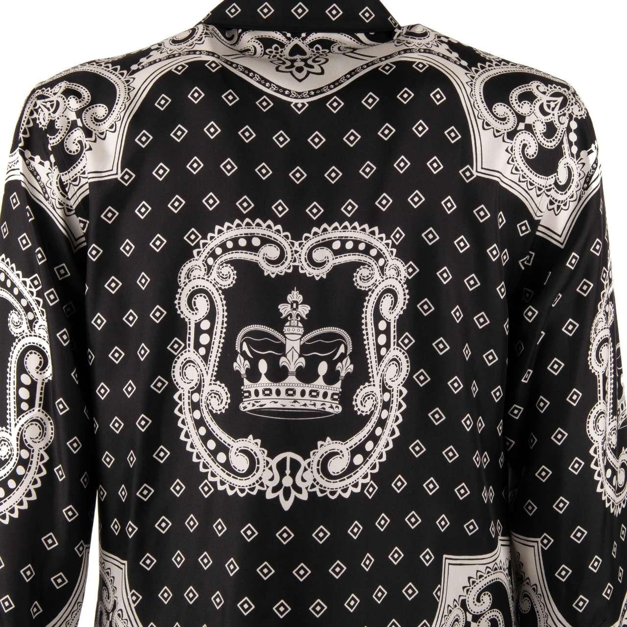 Dolce & Gabbana Crown Geometric Pattern Silk Shirt Black White 37/14.5 In Excellent Condition For Sale In Erkrath, DE