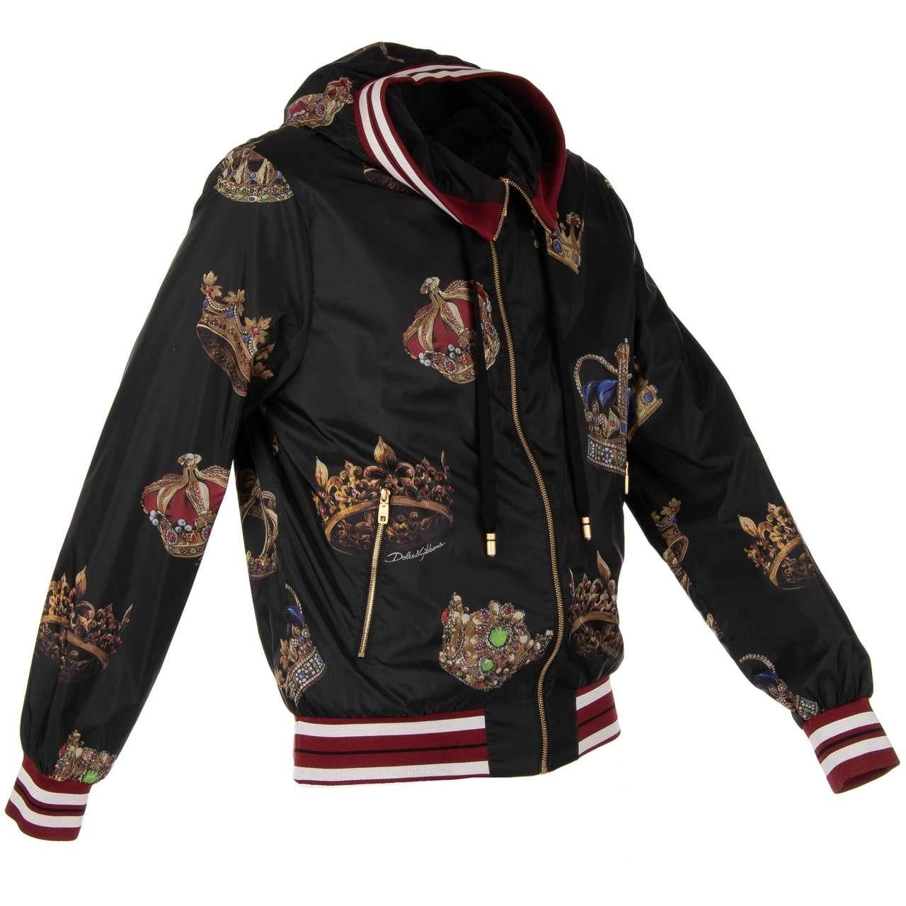 Dolce & Gabbana Crown Printed Bomber Jacket with Hoody and Pockets Black 48 M In Excellent Condition For Sale In Erkrath, DE