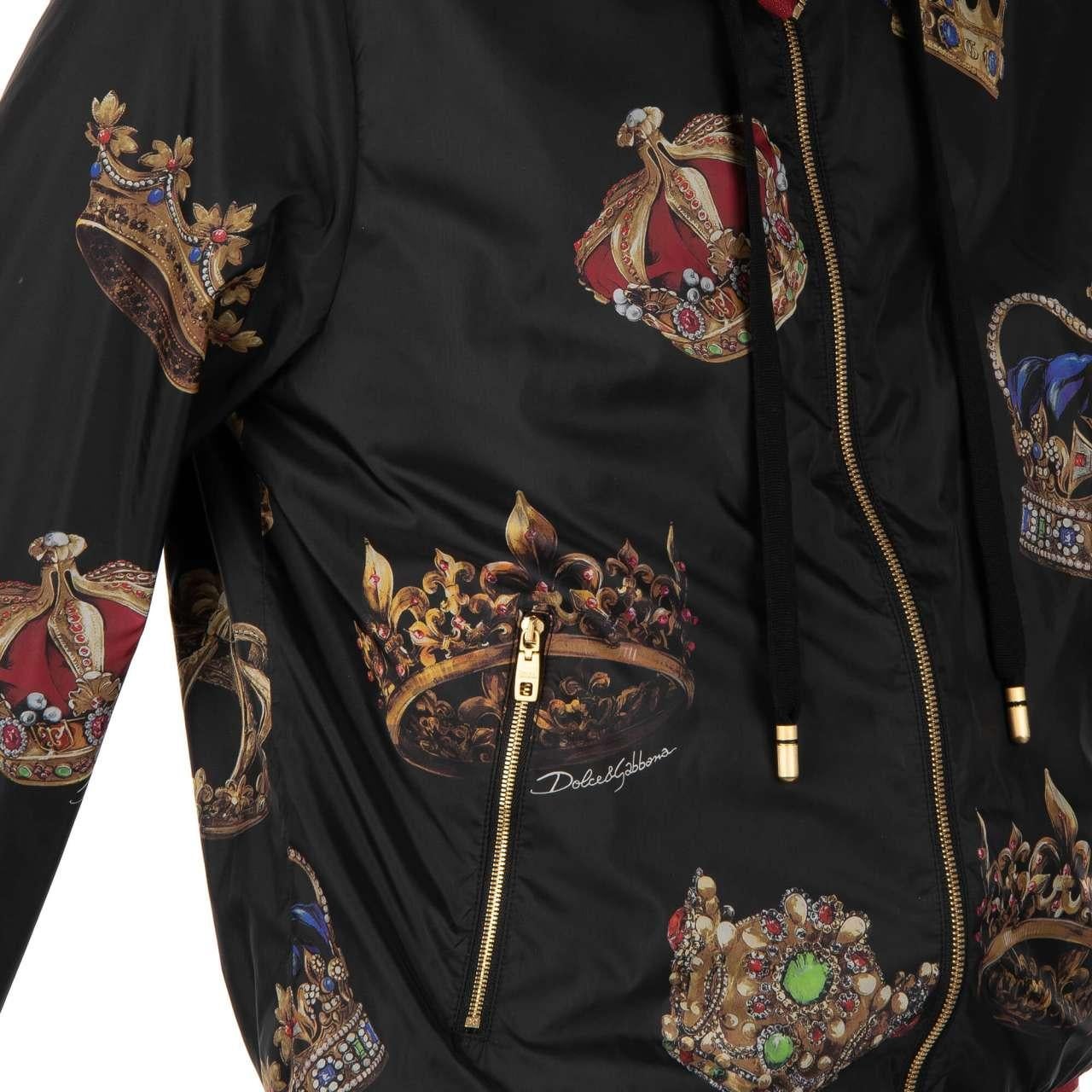 Men's Dolce & Gabbana Crown Printed Bomber Jacket with Hoody and Pockets Black 48 M For Sale