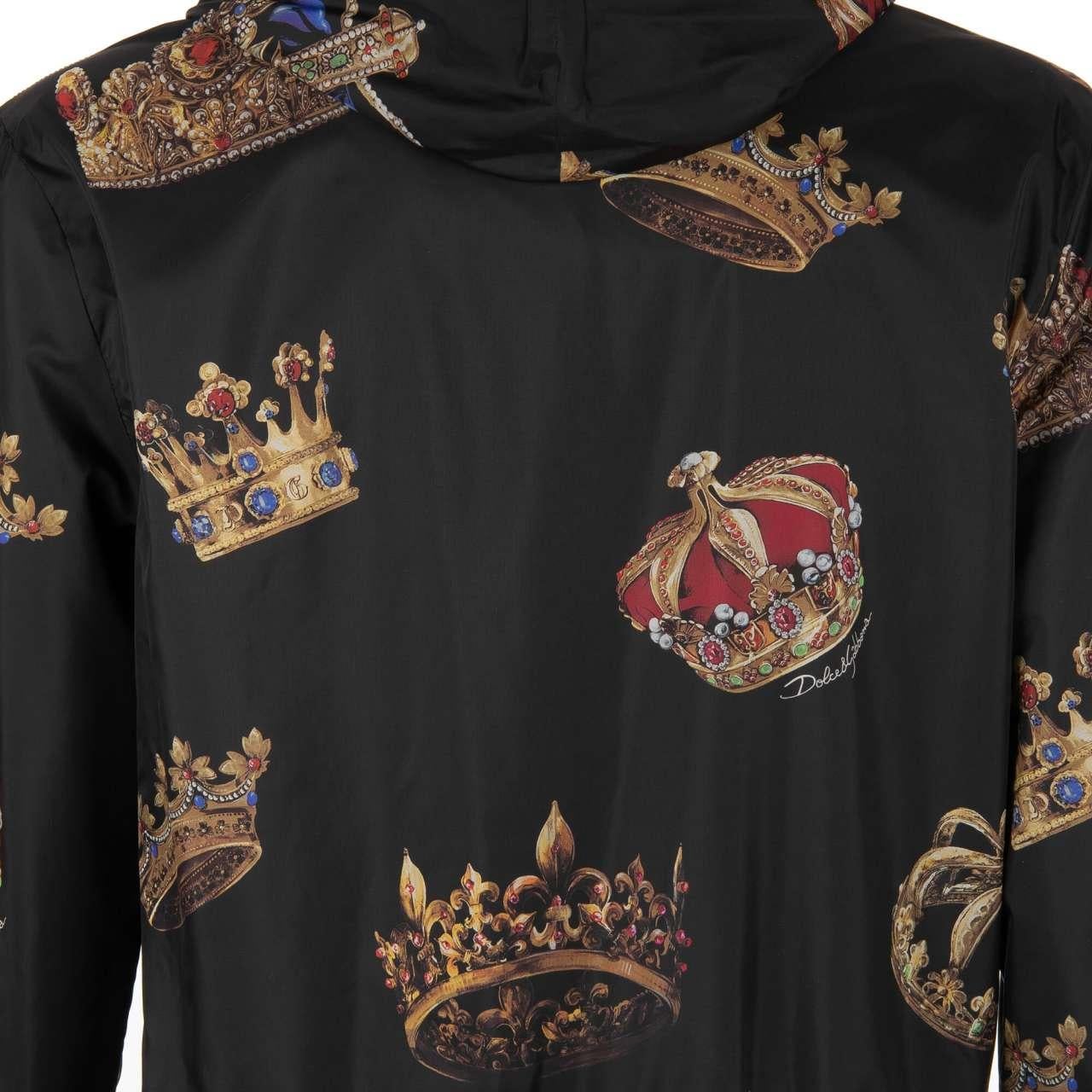 Dolce & Gabbana Crown Printed Bomber Jacket with Hoody and Pockets Black 48 M For Sale 2