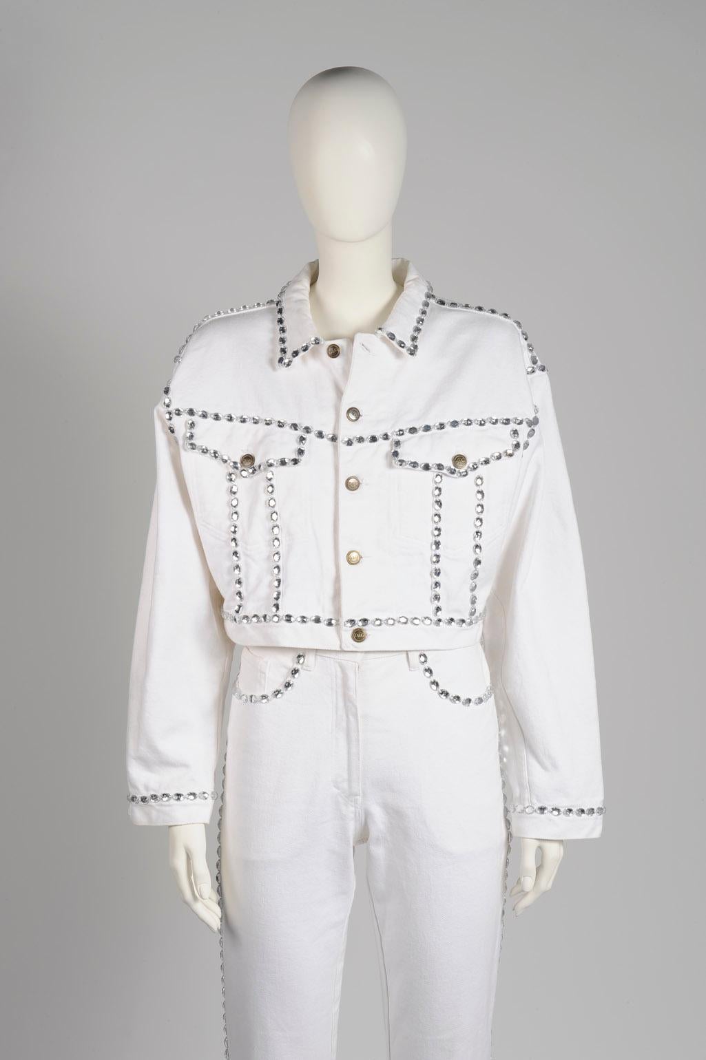 Conjunto vaquero adornado con cristales Dolce & Gabbana, Primavera-Verano 1992 en venta 11