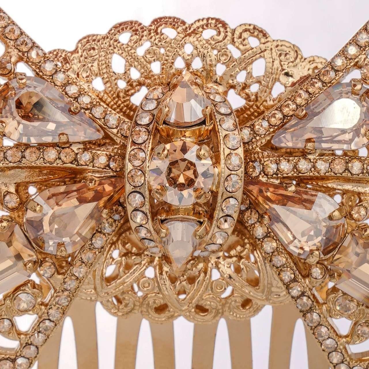 - Ribbon Hair Clip with filigree details and crystals in Gold by DOLCE & GABBANA - RUNWAY - Dolce & Gabbana Fashion Show - Former RRP: EUR 975 - New with Tag - MADE IN ITALY - Beige crystals - Nickel free - Model: WOL4F1-W1111-Z0000 - Material: 70%