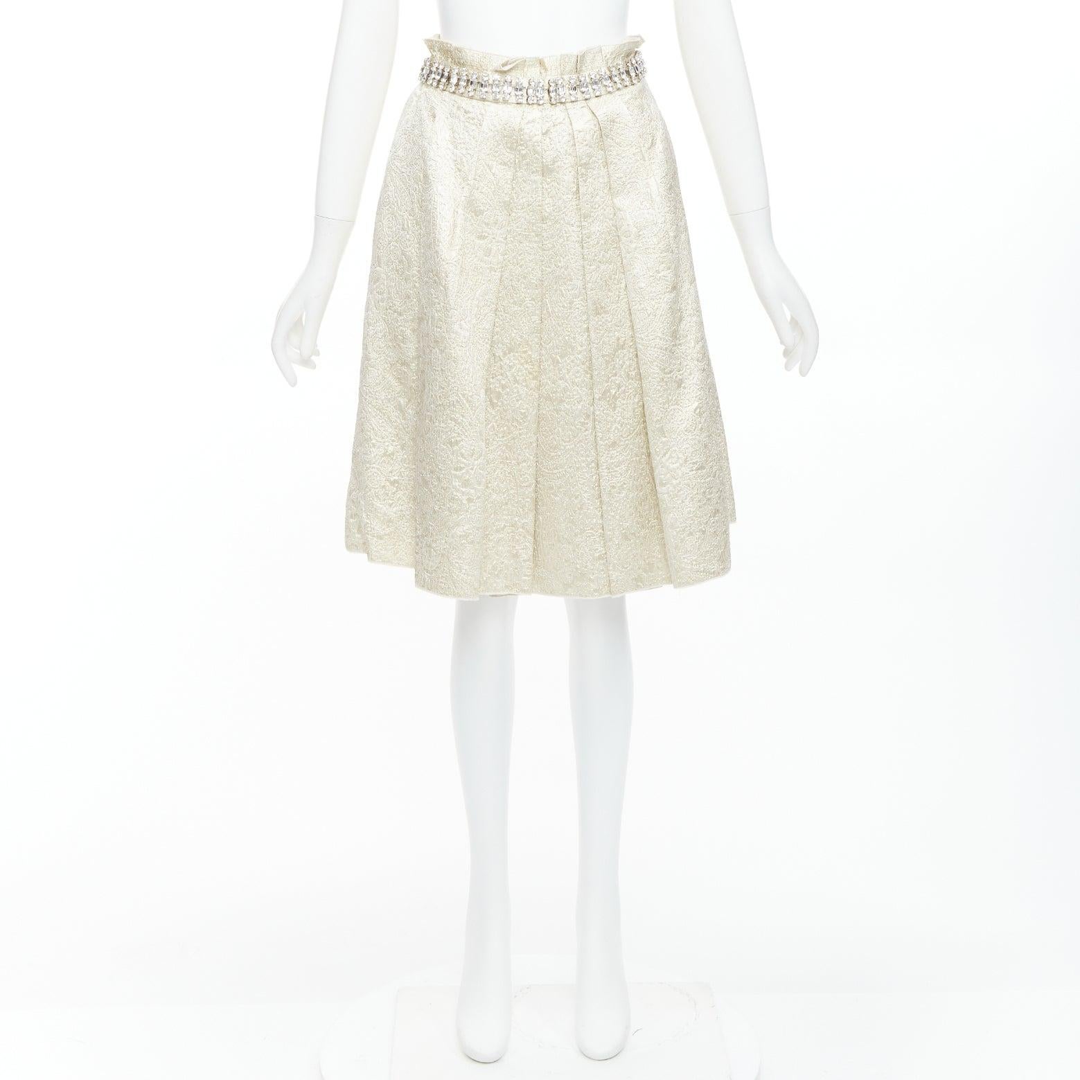 DOLCE GABBANA - Jupe de cocktail en brocart beige avec ceinture en cristal et strass IT40 S en vente 4