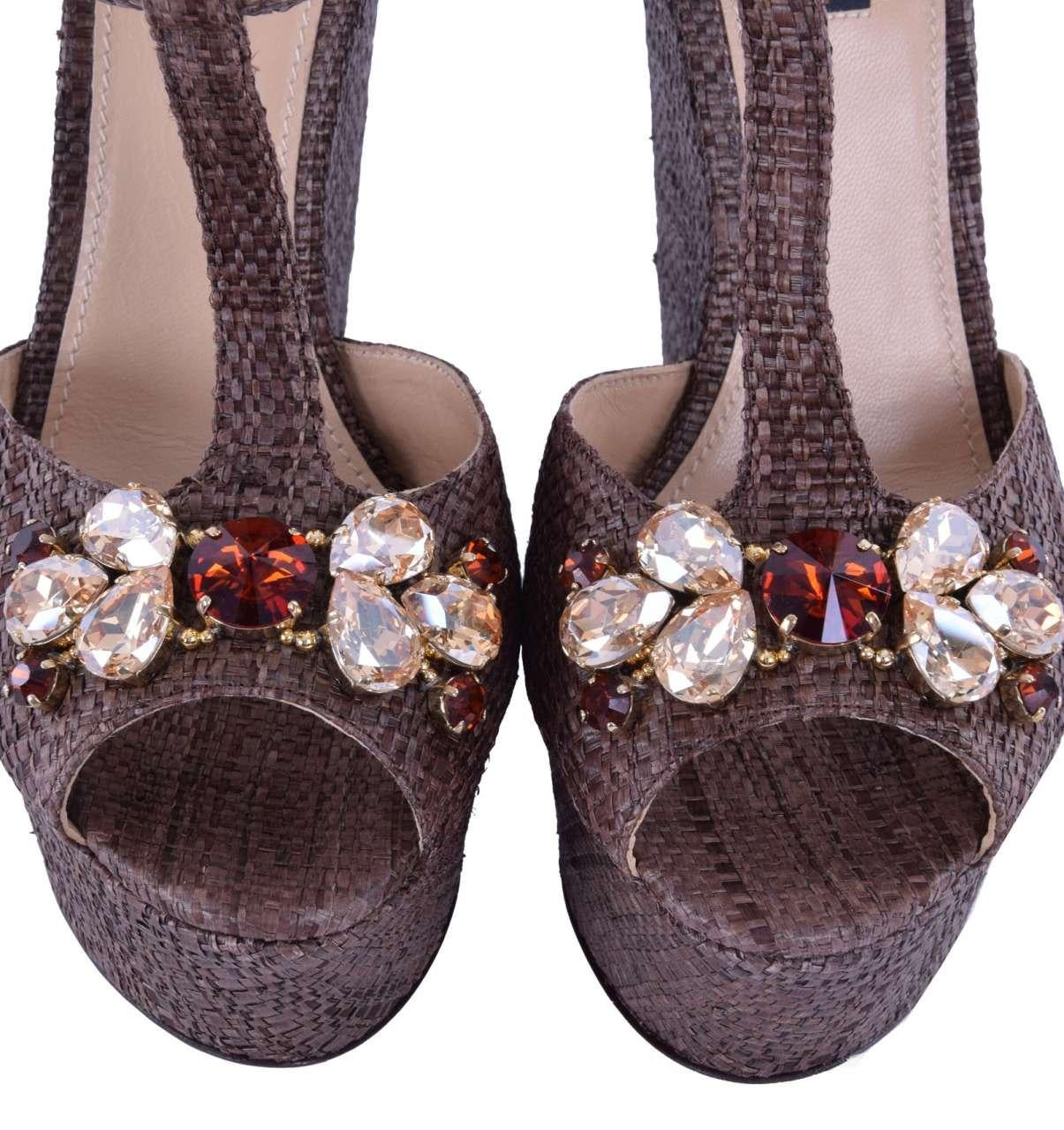 - Crystal embellished textile sandals BIANCA by DOLCE & GABBANA Black Label - MADE IN ITALY - Former RRP: EUR 575 - New with Box - Material: 49% Rafia, 49% Cotton, 2% Goatskin - Wooden wedge - Strass and studs - Sole: Leather - Color: Brown - Model:
