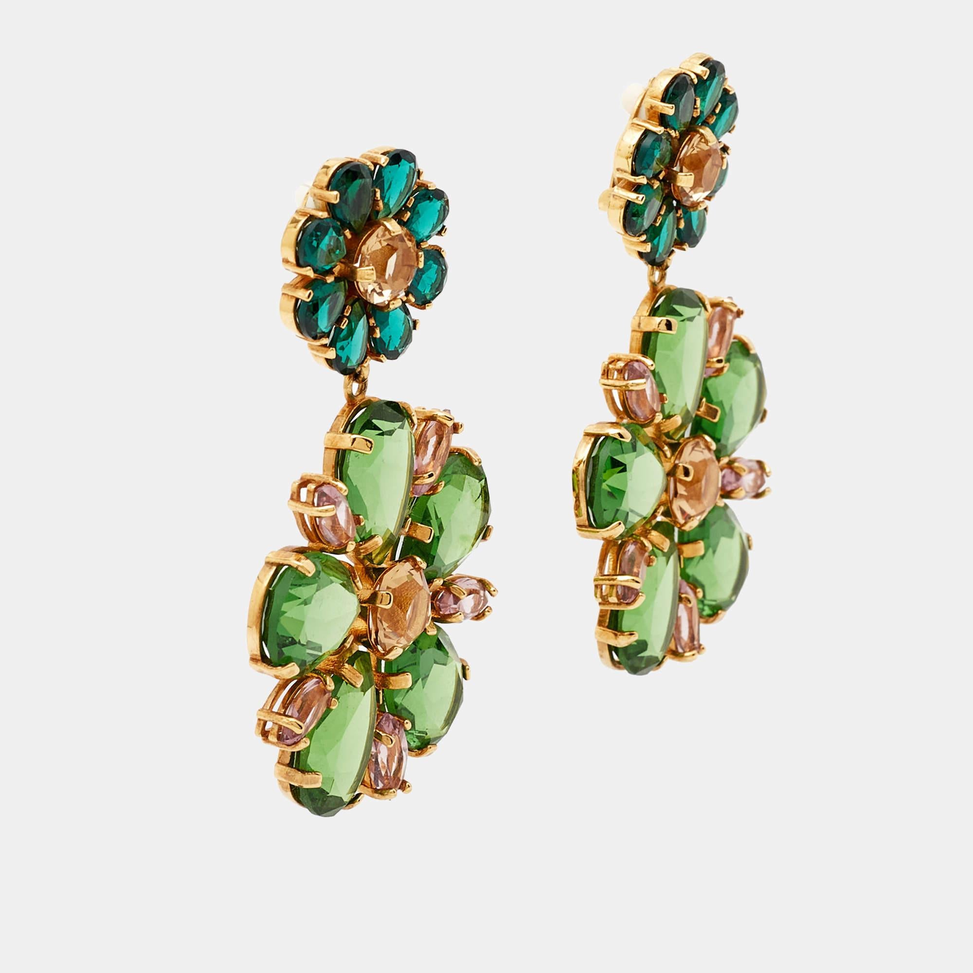 A feminine flair and a chic appeal characterize these stunning Dolce & Gabbana earrings. Sculpted from high-grade materials, they will look beautiful when you style them with your outfits and other accessories.

