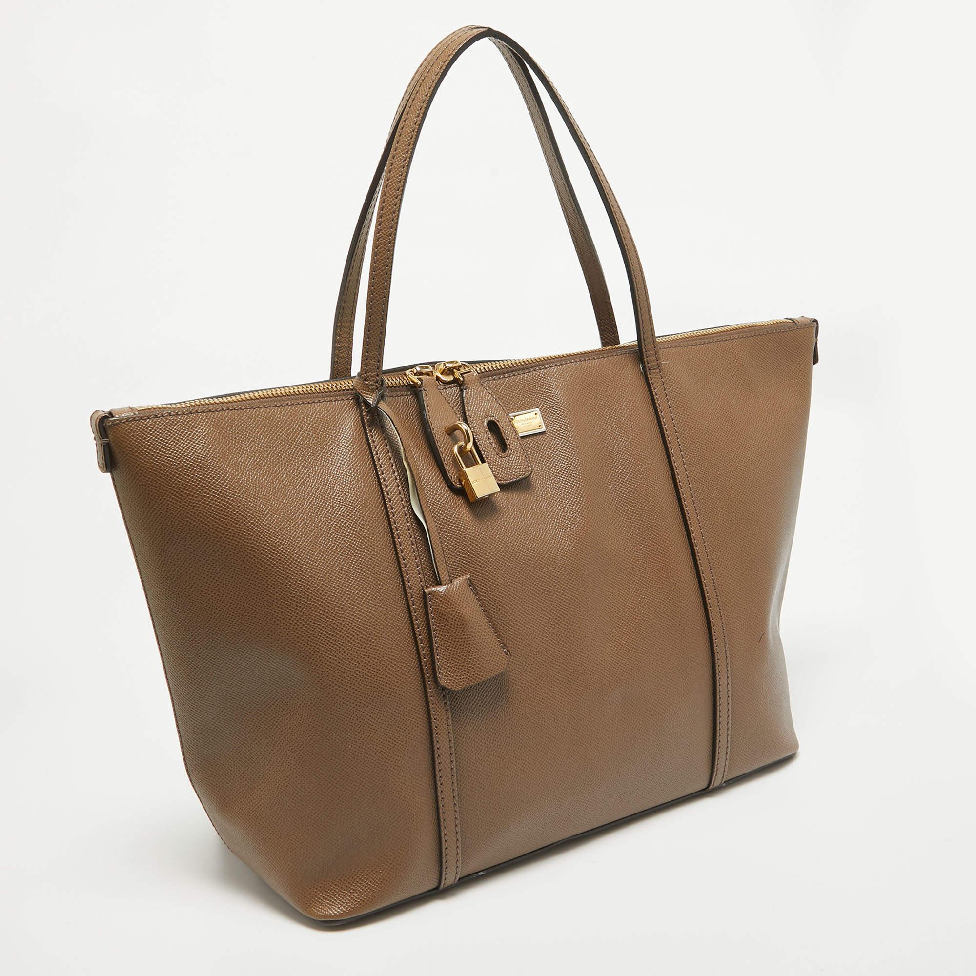 Dolce & Gabbana Dark Beige Leather Miss Escape Zip Tote In Good Condition In Dubai, Al Qouz 2